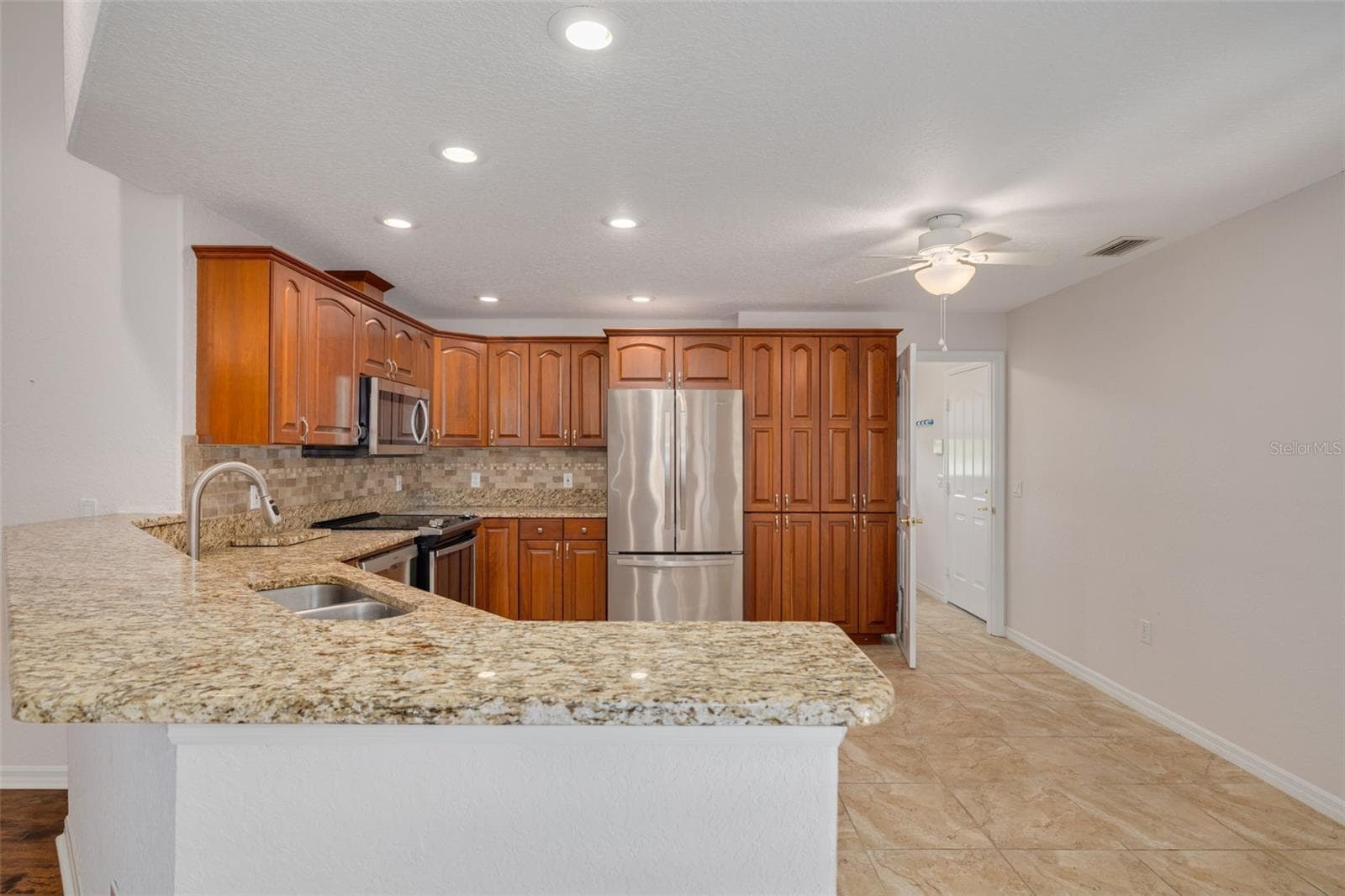 Kitchen/Dinette - 2102 BRADFORD ST, CLEARWATER