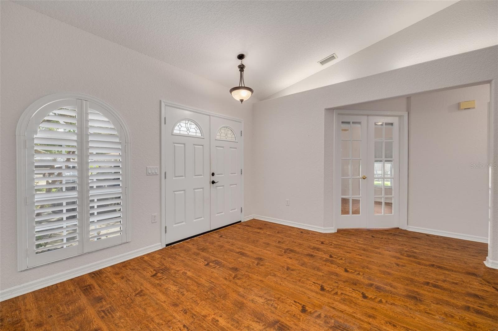 Front Entry - 2102 BRADFORD ST, CLEARWATER
