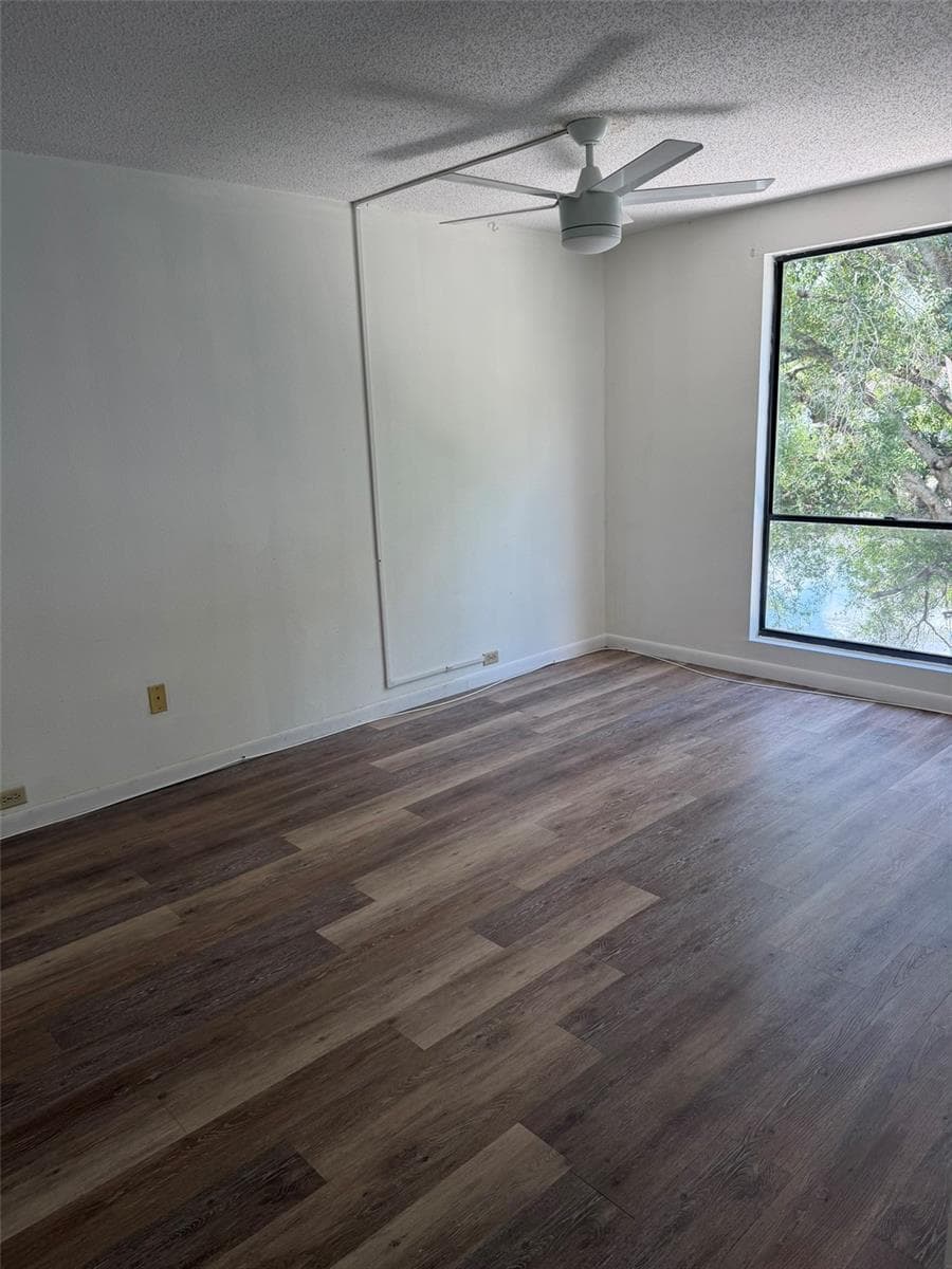 Townhouse at 4009 MURIEL PL, TAMPA, photo 6 of 27