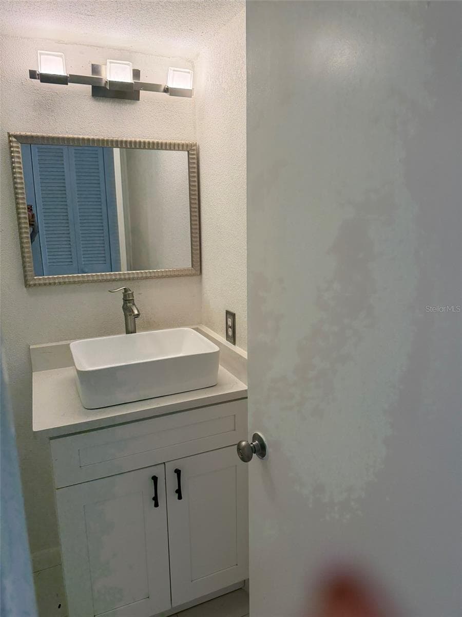 Townhouse at 4009 MURIEL PL, TAMPA, photo 10 of 27