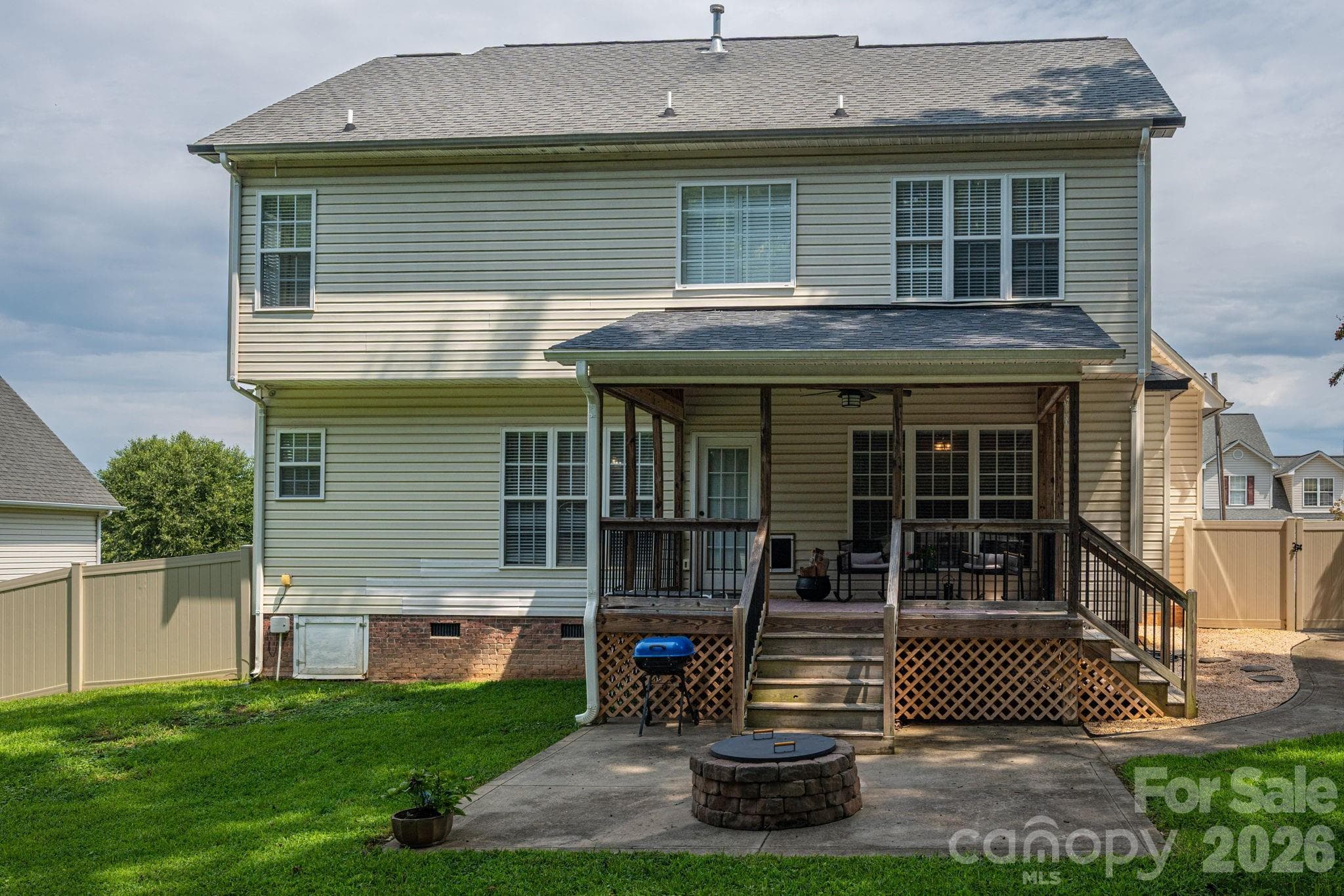 Single Family Residence at 908 Carole Summey Drive, Dallas, photo 9 of 48