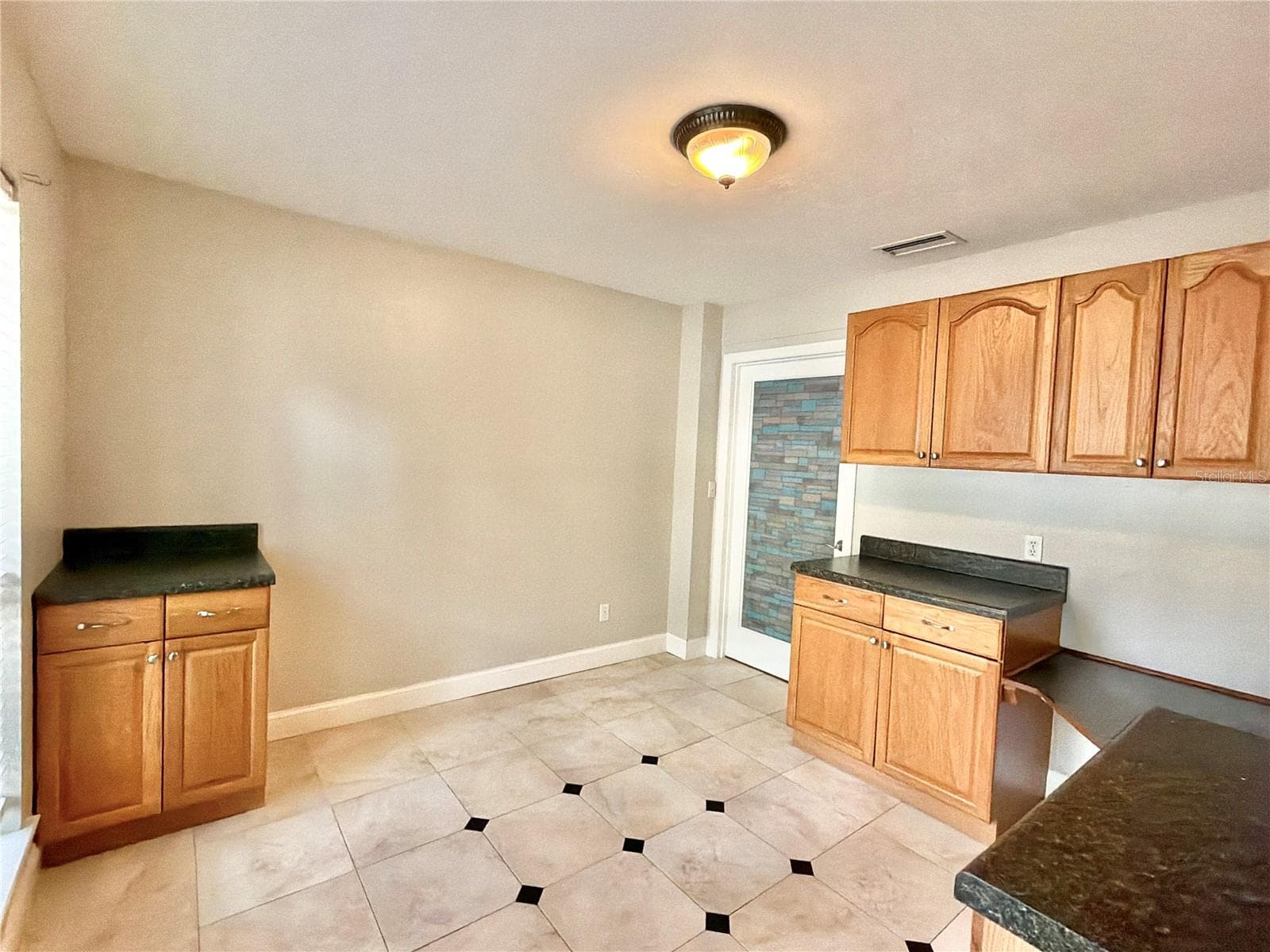 Office/Study - 11512 NW 13TH LN, GAINESVILLE