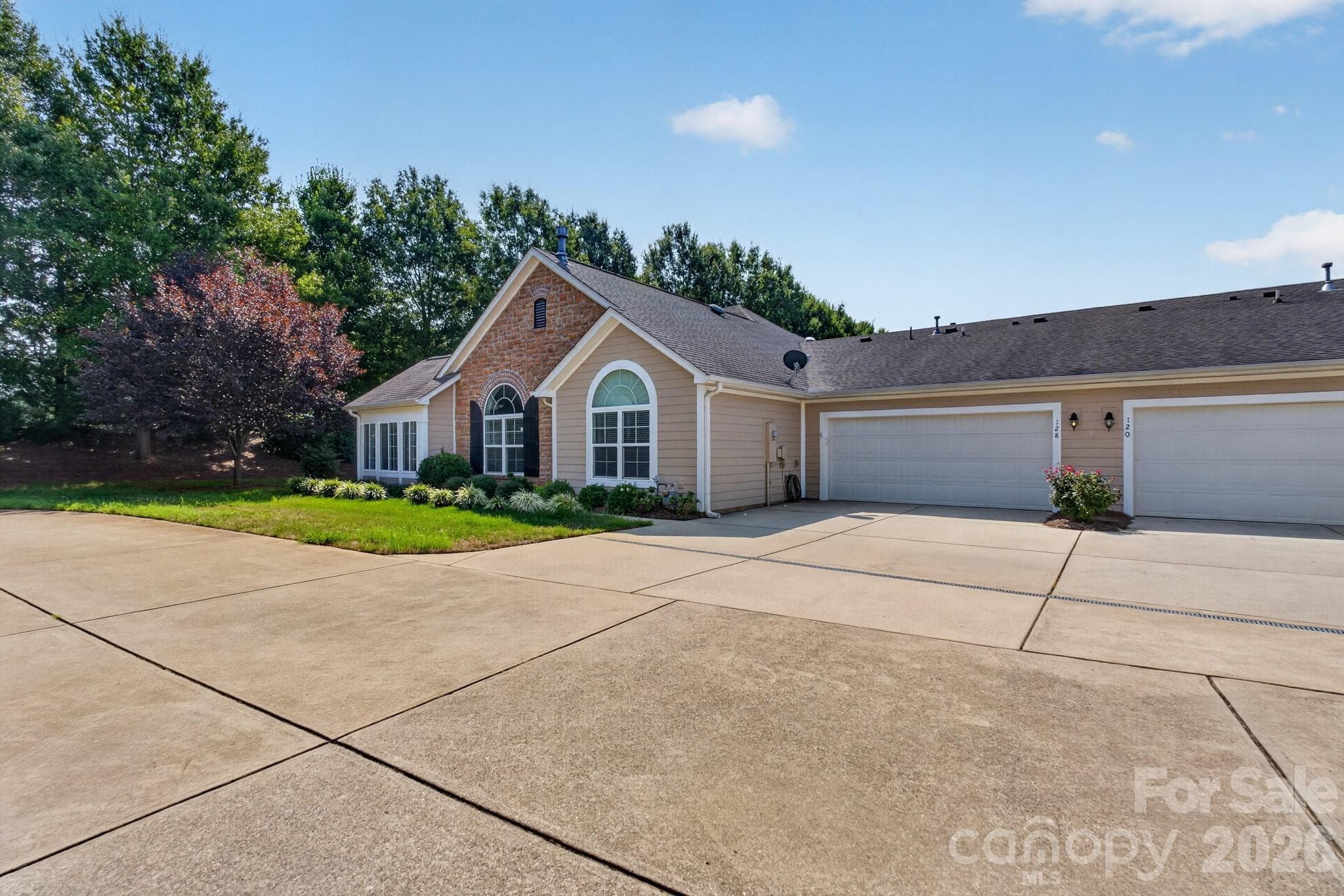 Condominium at 128 Lone Oak Circle, Rock Hill, photo 35 of 48