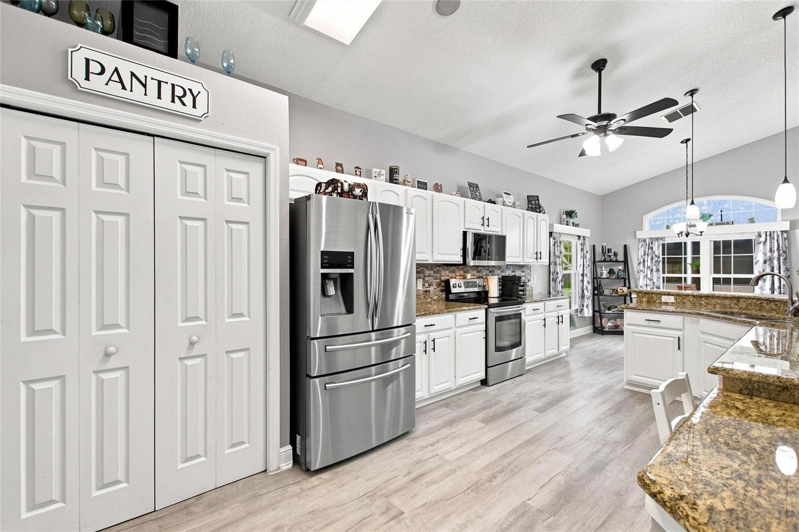 Spacious Kitchen - 919 ASHTON DR, DAVENPORT
