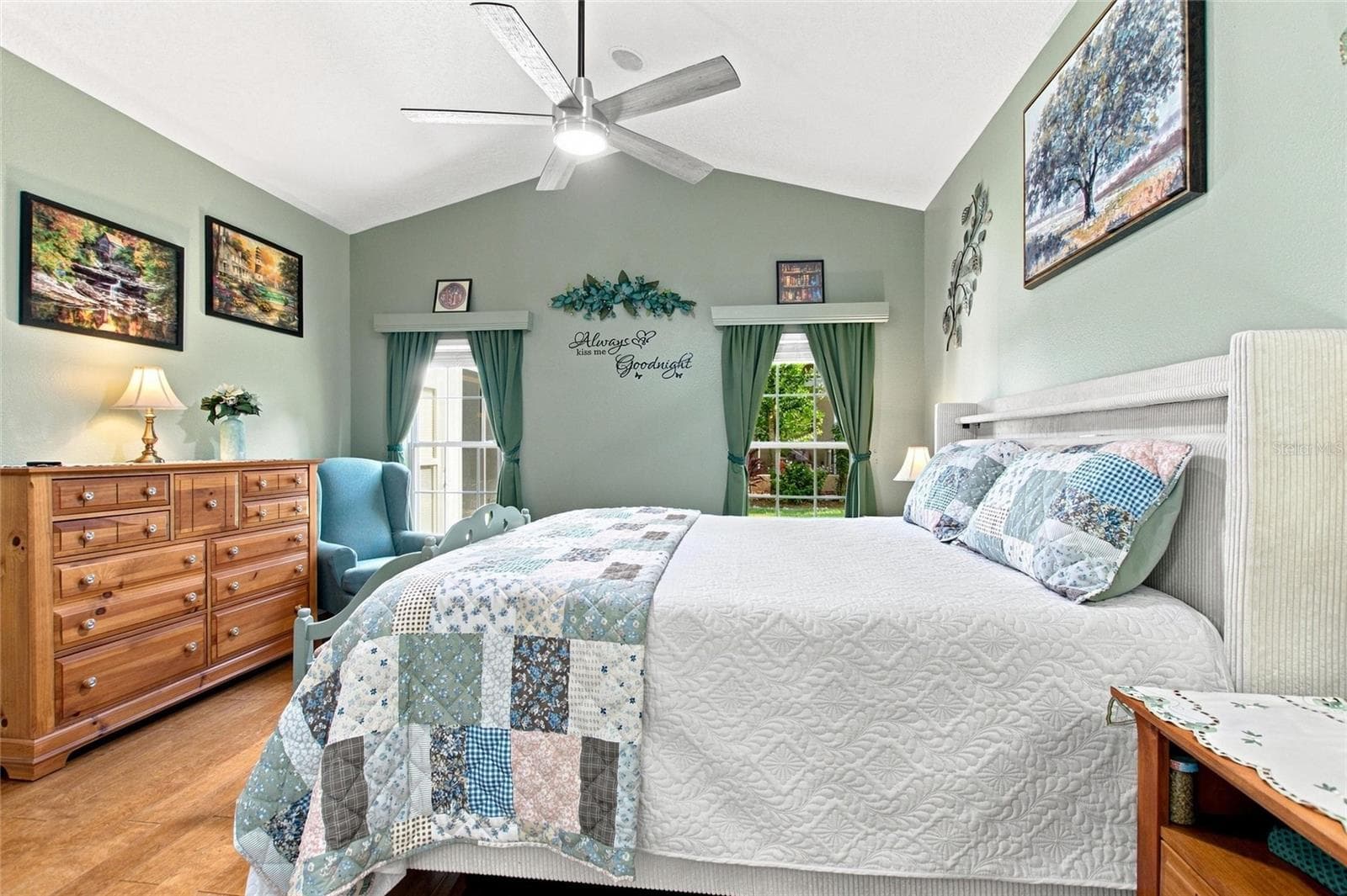 En Suite Primary Bedroom has Cathedral Ceiling - 919 ASHTON DR, DAVENPORT