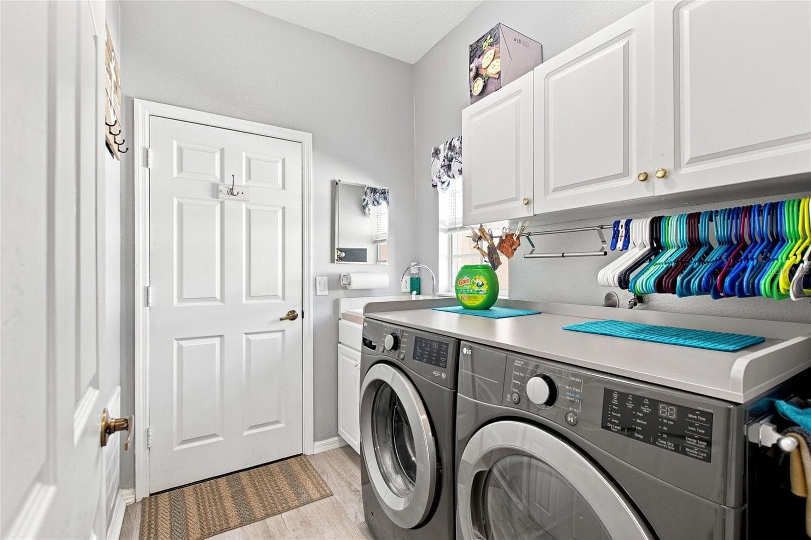 Washer & Dryer are NOT included in sale - 919 ASHTON DR, DAVENPORT