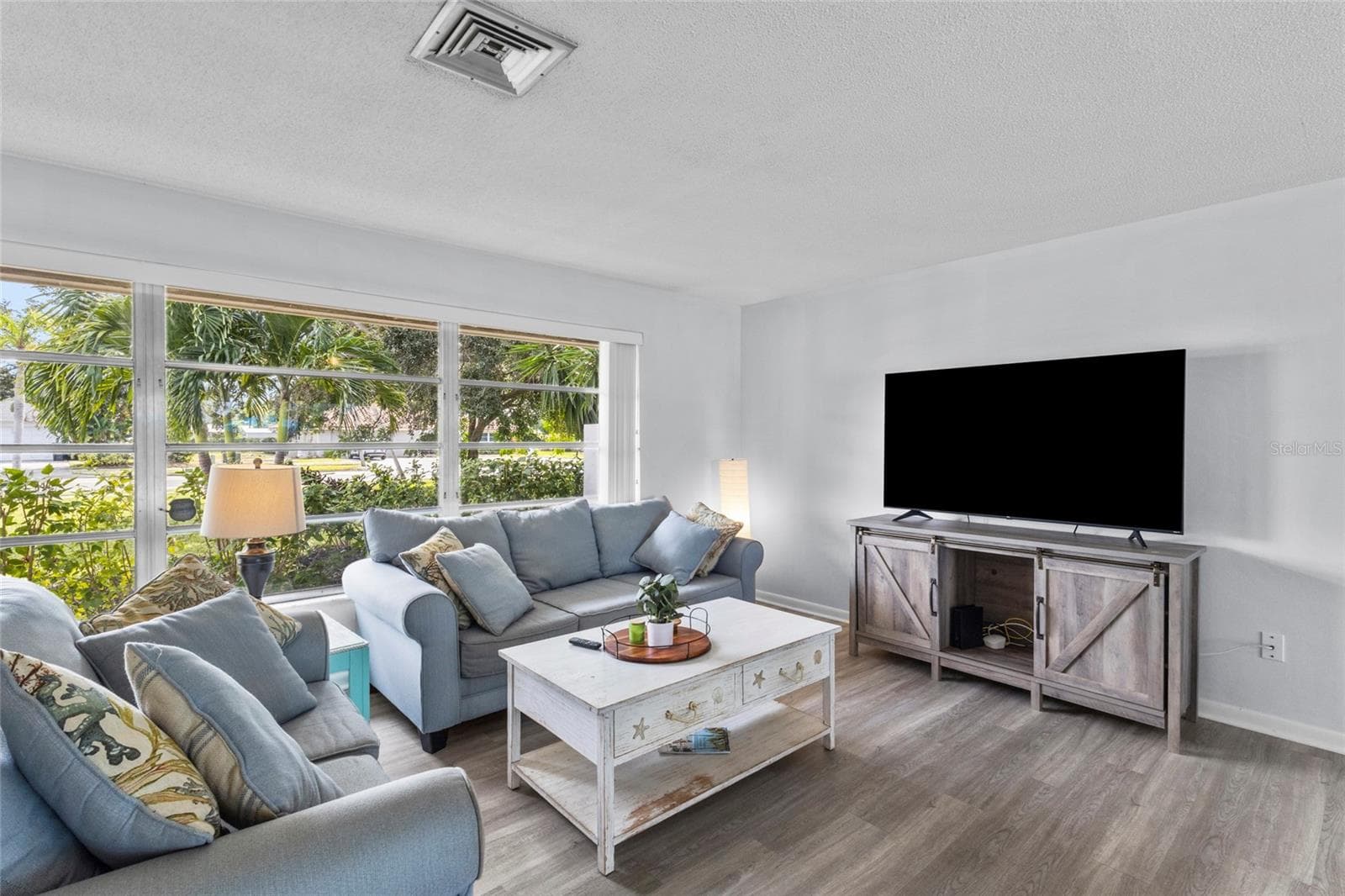 Single Family Residence at 433 WHITFIELD AVE, SARASOTA, photo 11 of 47