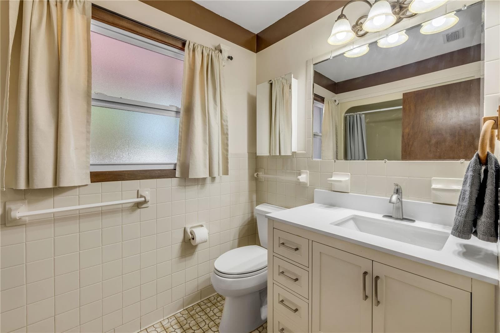 Single Family Residence at 5680 PALM AVE, PORT ORANGE, photo 24 of 47