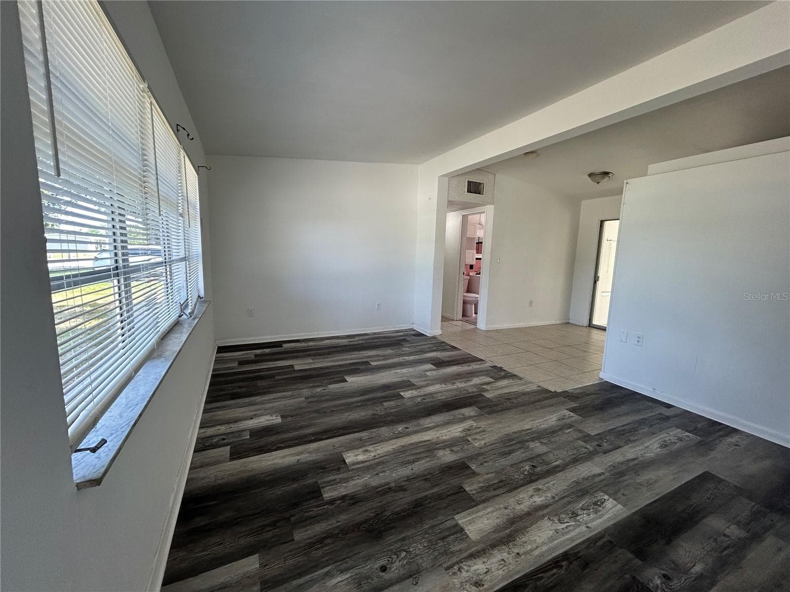 Single Family Residence at 3140 CRESTWOOD DR, PORT CHARLOTTE, photo 4 of 14