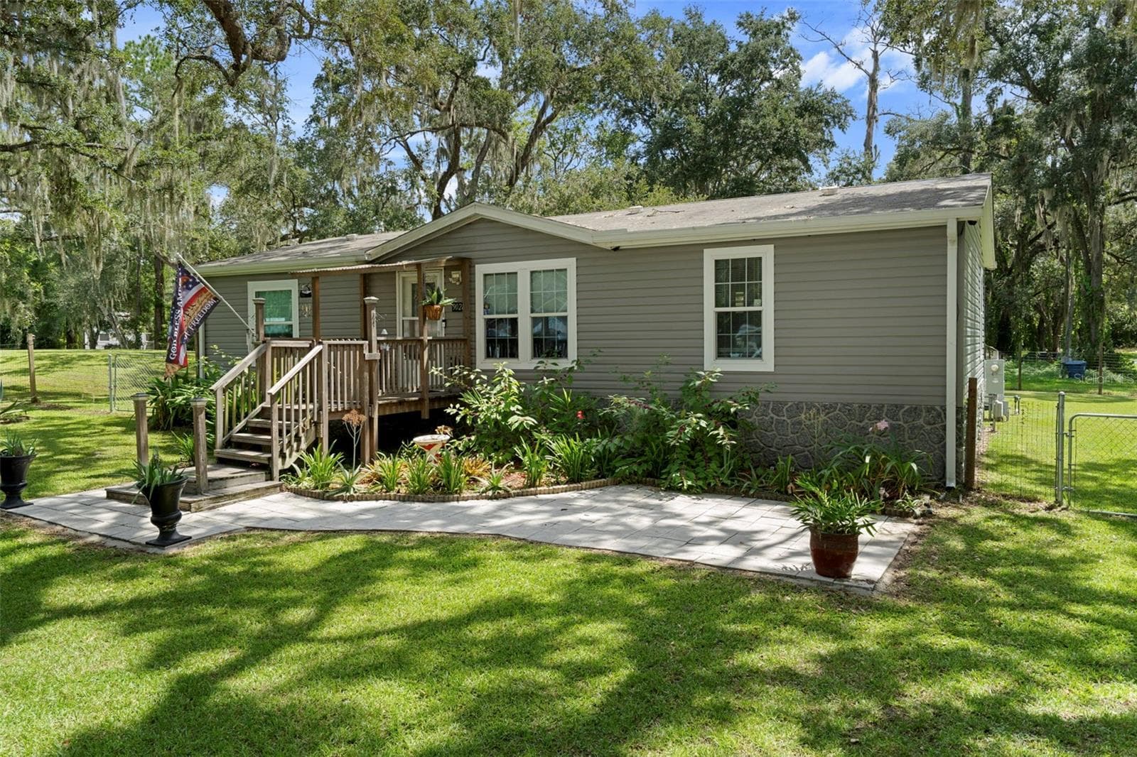 Manufactured Home at 9028 WEST ST, BROOKSVILLE, photo 3 of 44
