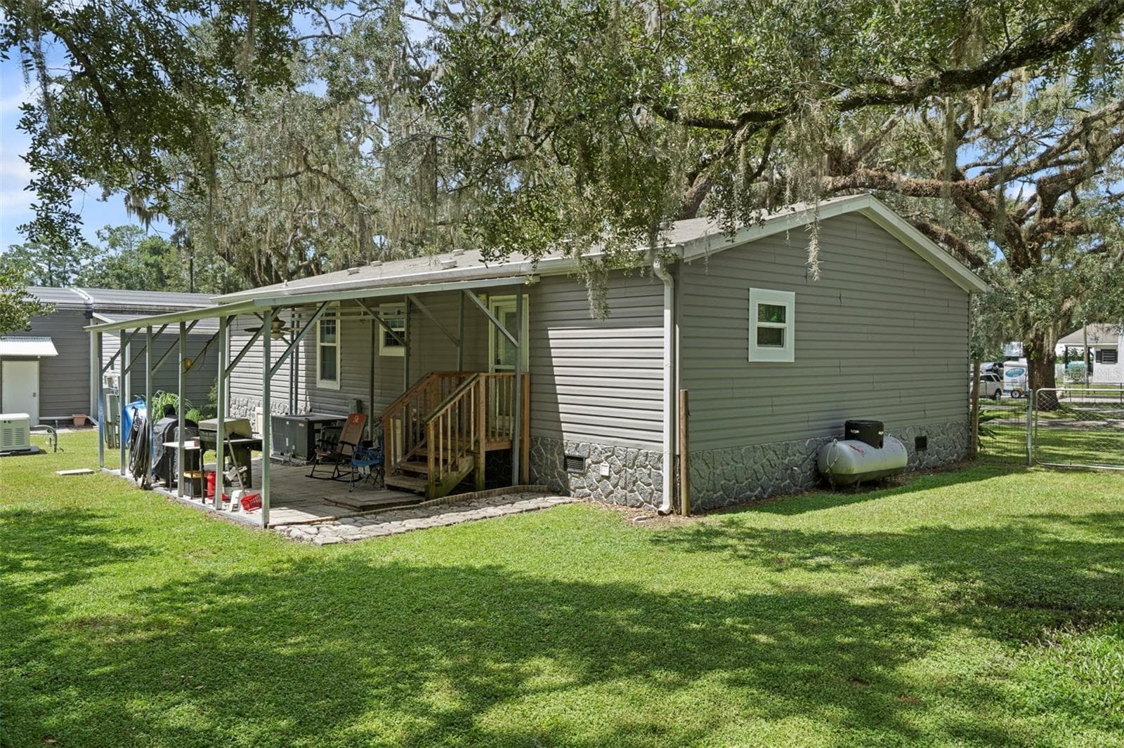 Manufactured Home at 9028 WEST ST, BROOKSVILLE, photo 28 of 44