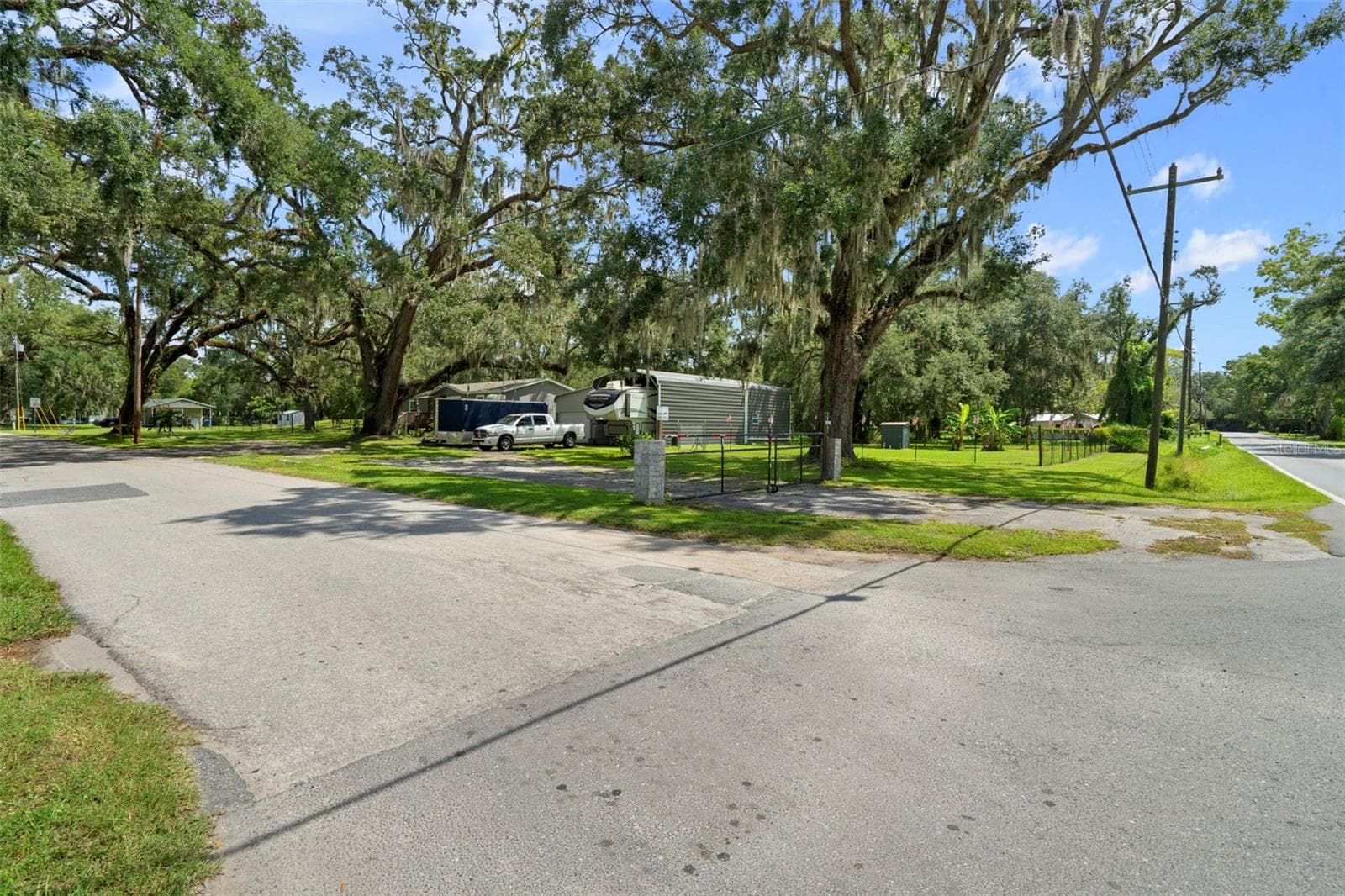 Manufactured Home at 9028 WEST ST, BROOKSVILLE, photo 32 of 44