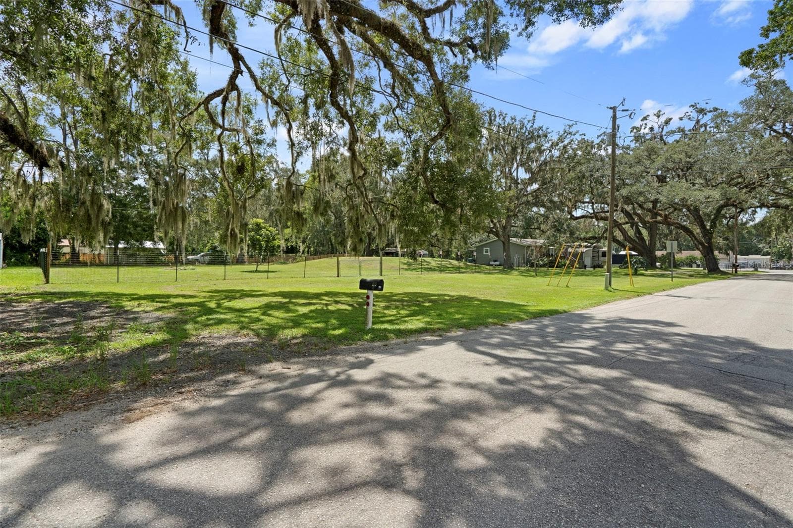 Manufactured Home at 9028 WEST ST, BROOKSVILLE, photo 33 of 44