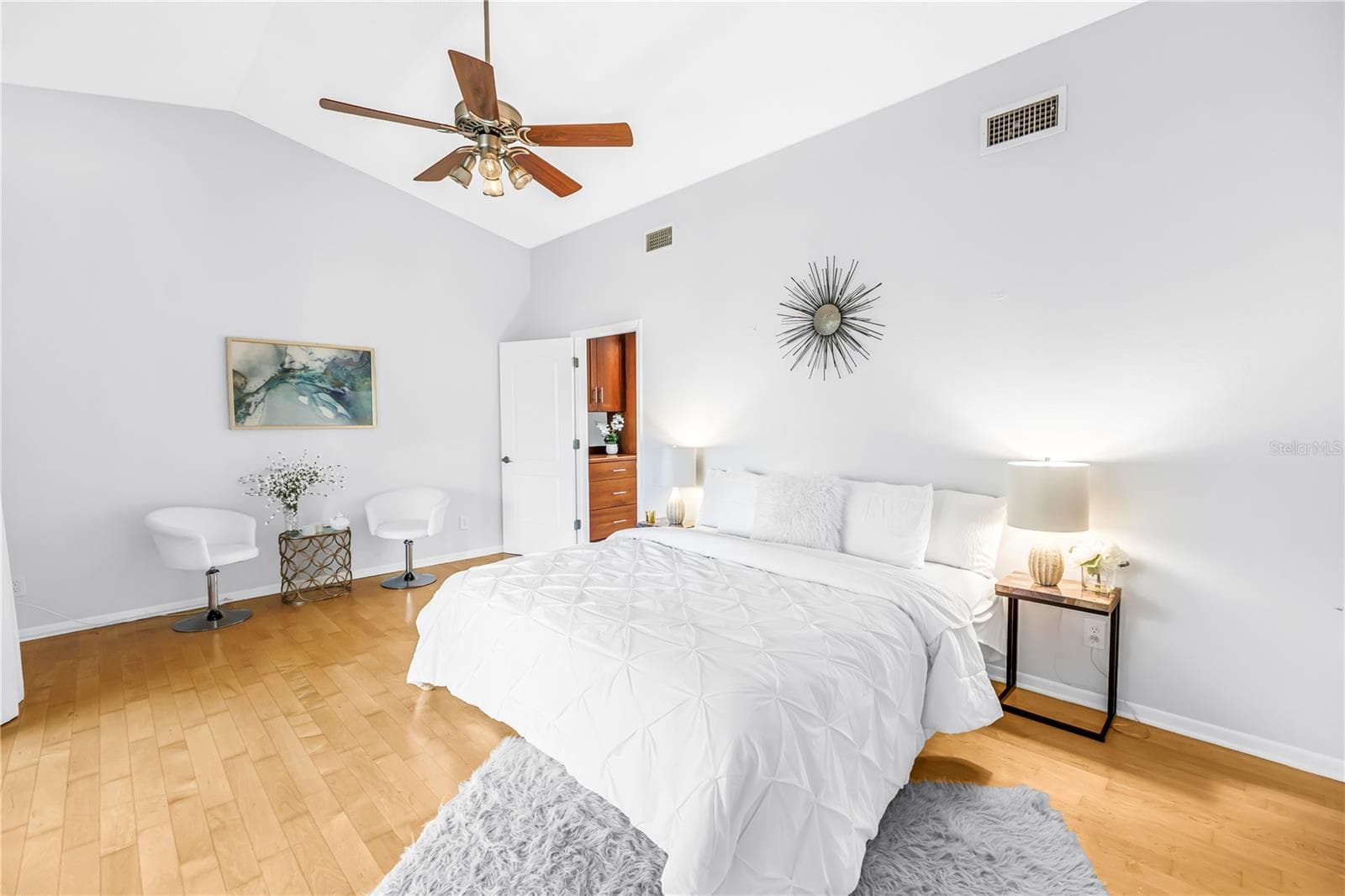 Upstairs Primary Bedroom Suite is Expansive with Vaulted Ceiling and Seating area. - 1092 SANABEL CT NE, ST PETERSBURG