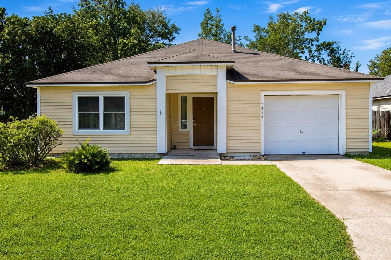 Single Family Residence at 2523 NW 38 PL, GAINESVILLE, photo 2 of 30