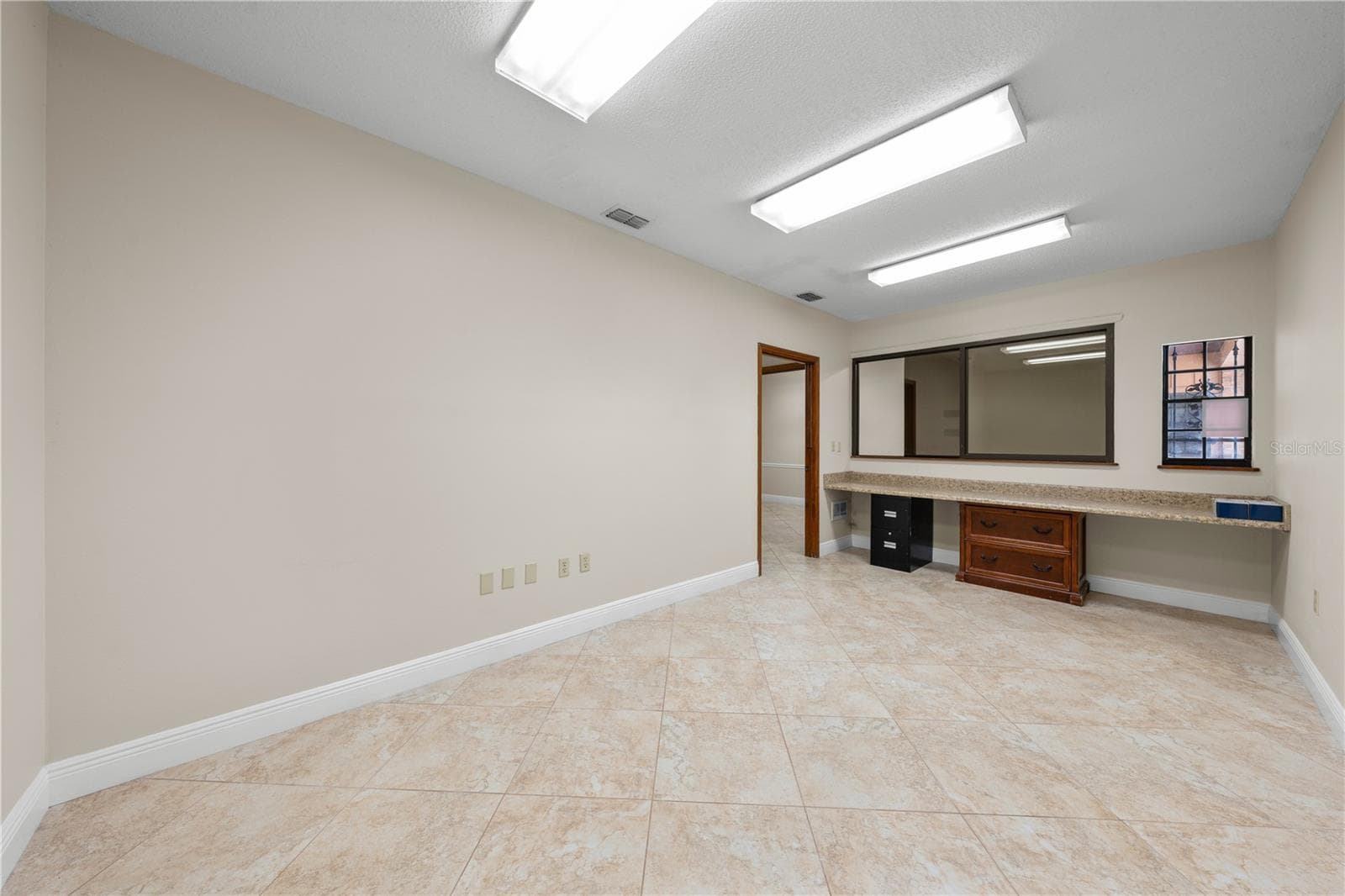 Medical Office at 323 W CYPRESS ST, KISSIMMEE, photo 46 of 83