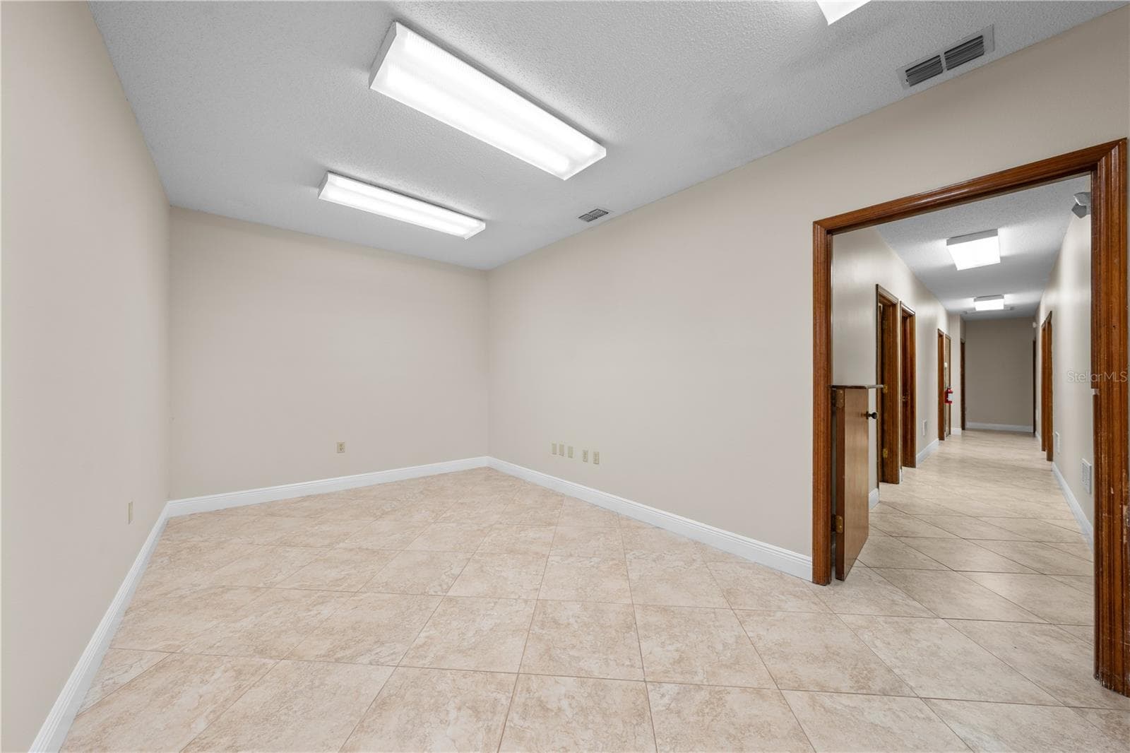 Medical Office at 323 W CYPRESS ST, KISSIMMEE, photo 47 of 83