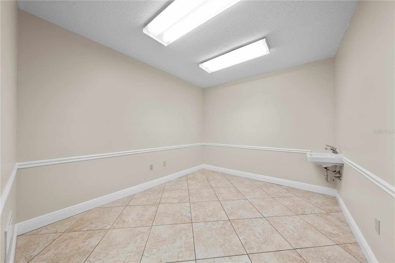 Medical Office at 323 W CYPRESS ST, KISSIMMEE, photo 49 of 83