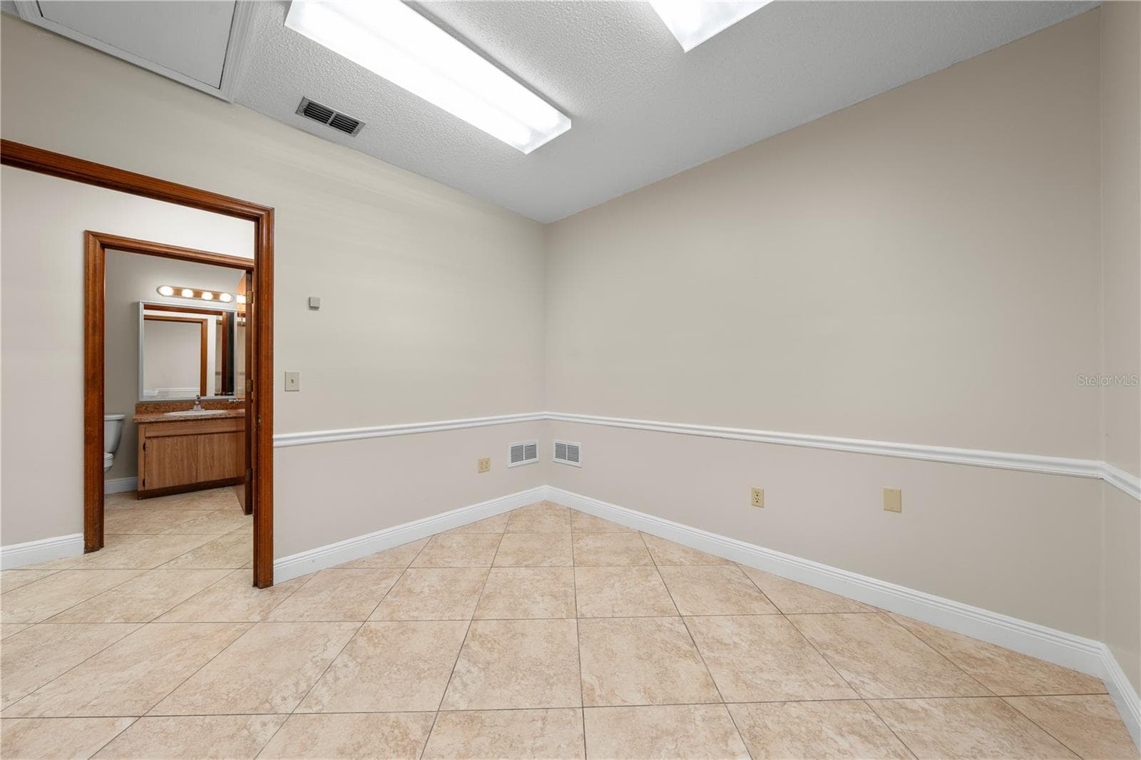 Medical Office at 323 W CYPRESS ST, KISSIMMEE, photo 58 of 83