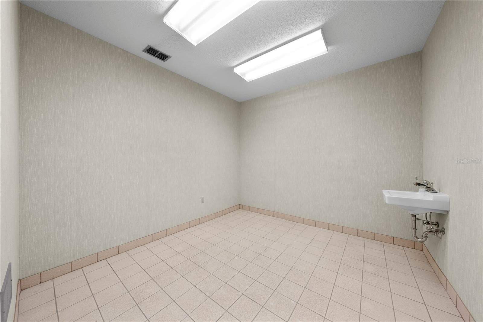 Medical Office at 323 W CYPRESS ST, KISSIMMEE, photo 73 of 83