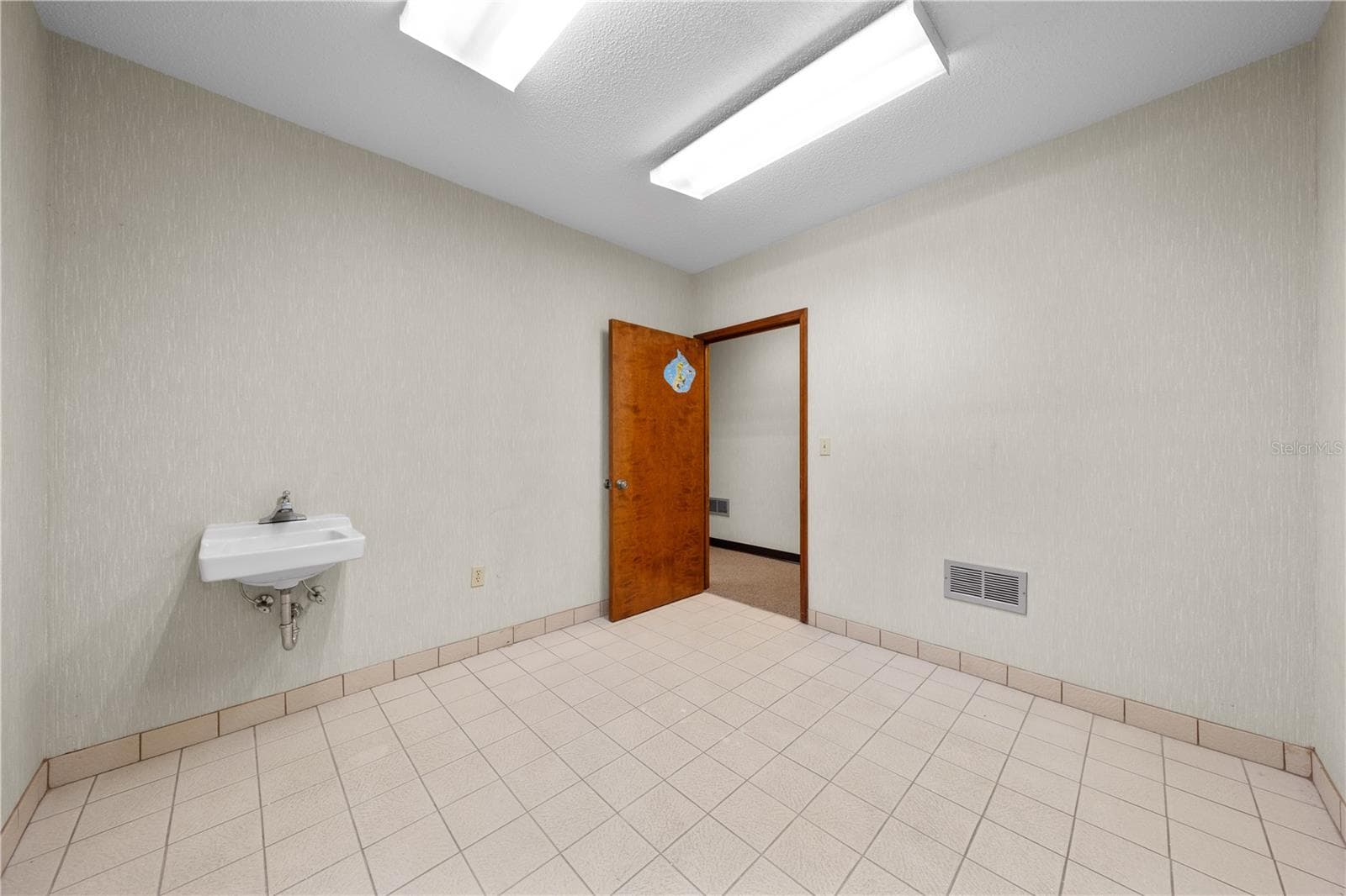 Medical Office at 323 W CYPRESS ST, KISSIMMEE, photo 74 of 83