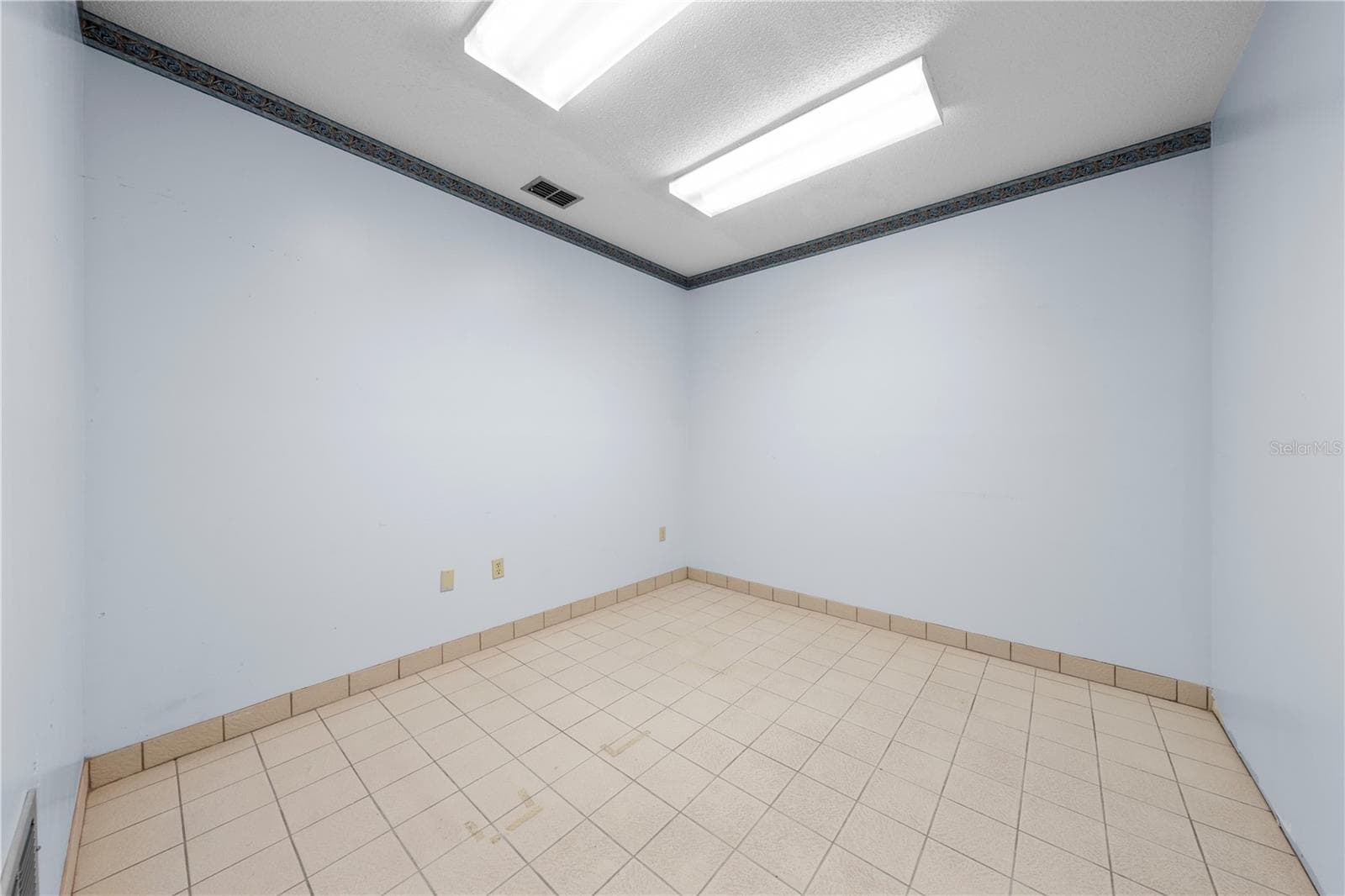Medical Office at 323 W CYPRESS ST, KISSIMMEE, photo 76 of 83