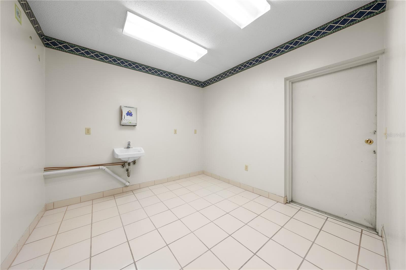 Medical Office at 323 W CYPRESS ST, KISSIMMEE, photo 82 of 83