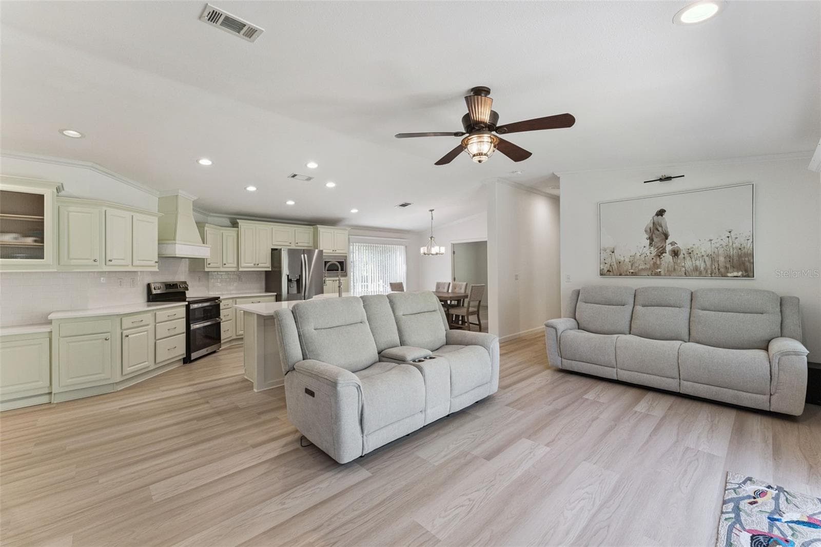 Manufactured Home at 1161 LAKE HARNEY WOODS BLVD, MIMS, photo 6 of 35