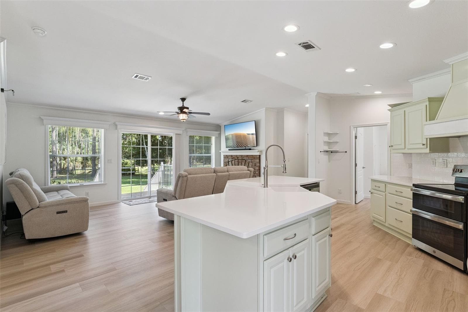 Manufactured Home at 1161 LAKE HARNEY WOODS BLVD, MIMS, photo 9 of 35