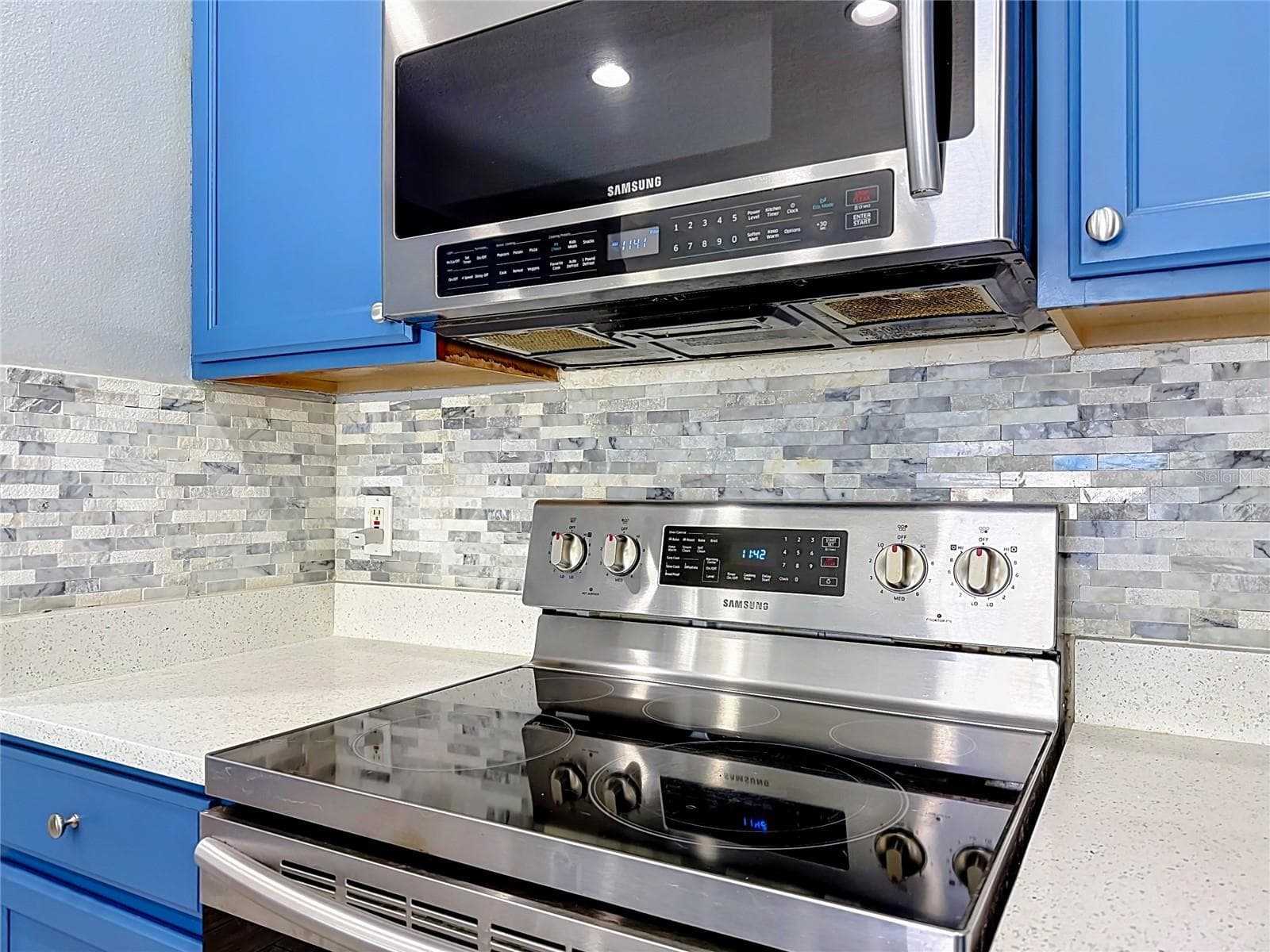 Single Family Residence at 9850 HIDDEN DUNES LN, ORLANDO, photo 18 of 96