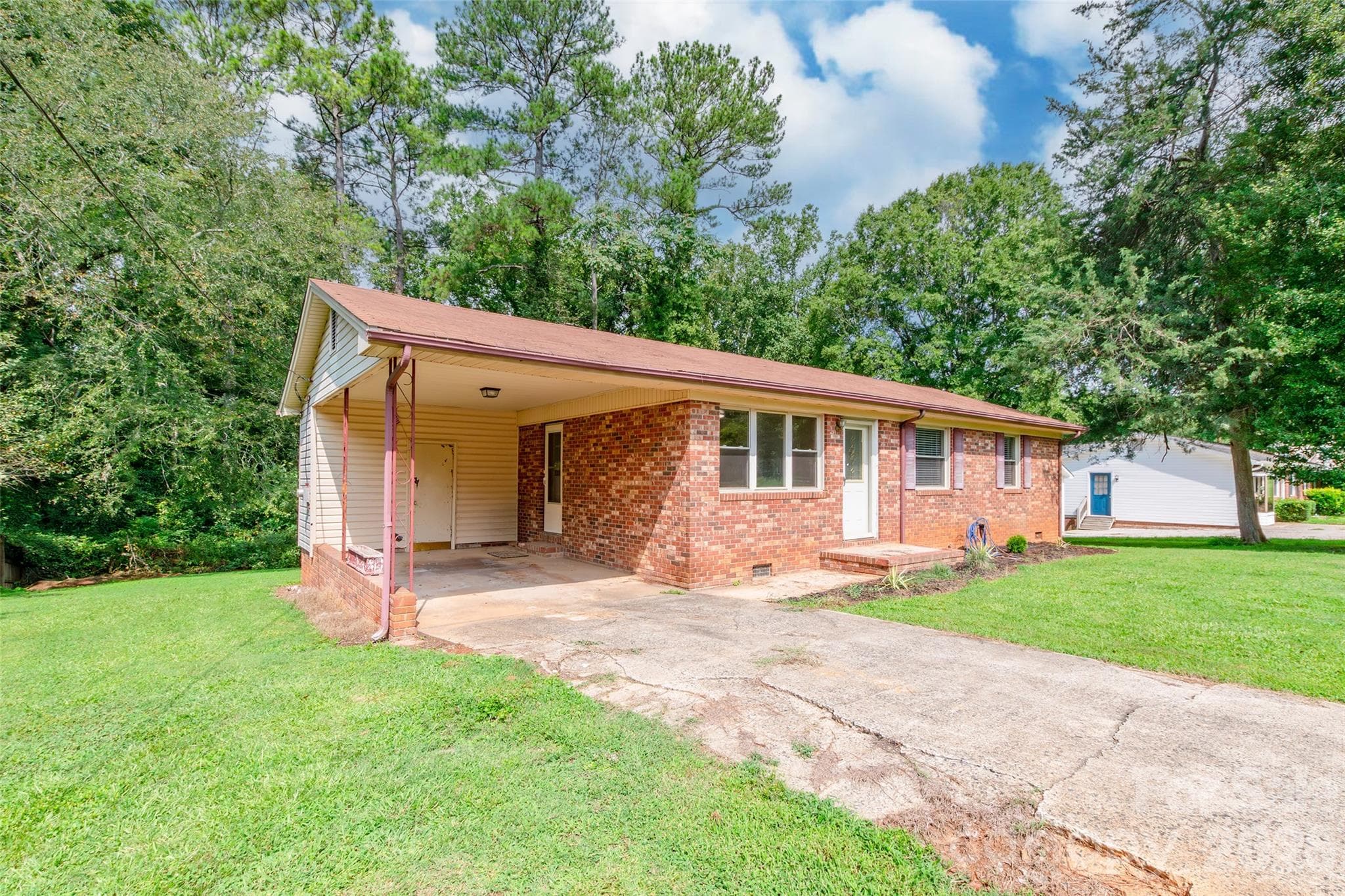 Single Family Residence at 4109 Little Mountain Road, Gastonia, photo 2 of 18