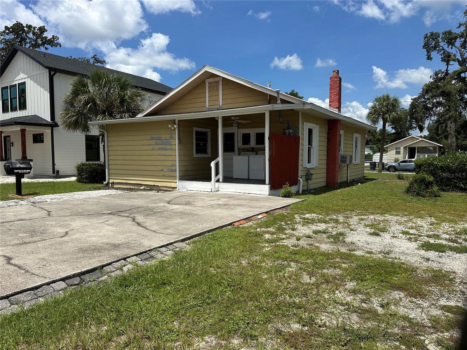 Single Family Residence at 1209 E ELLICOTT ST, TAMPA, photo 6 of 12