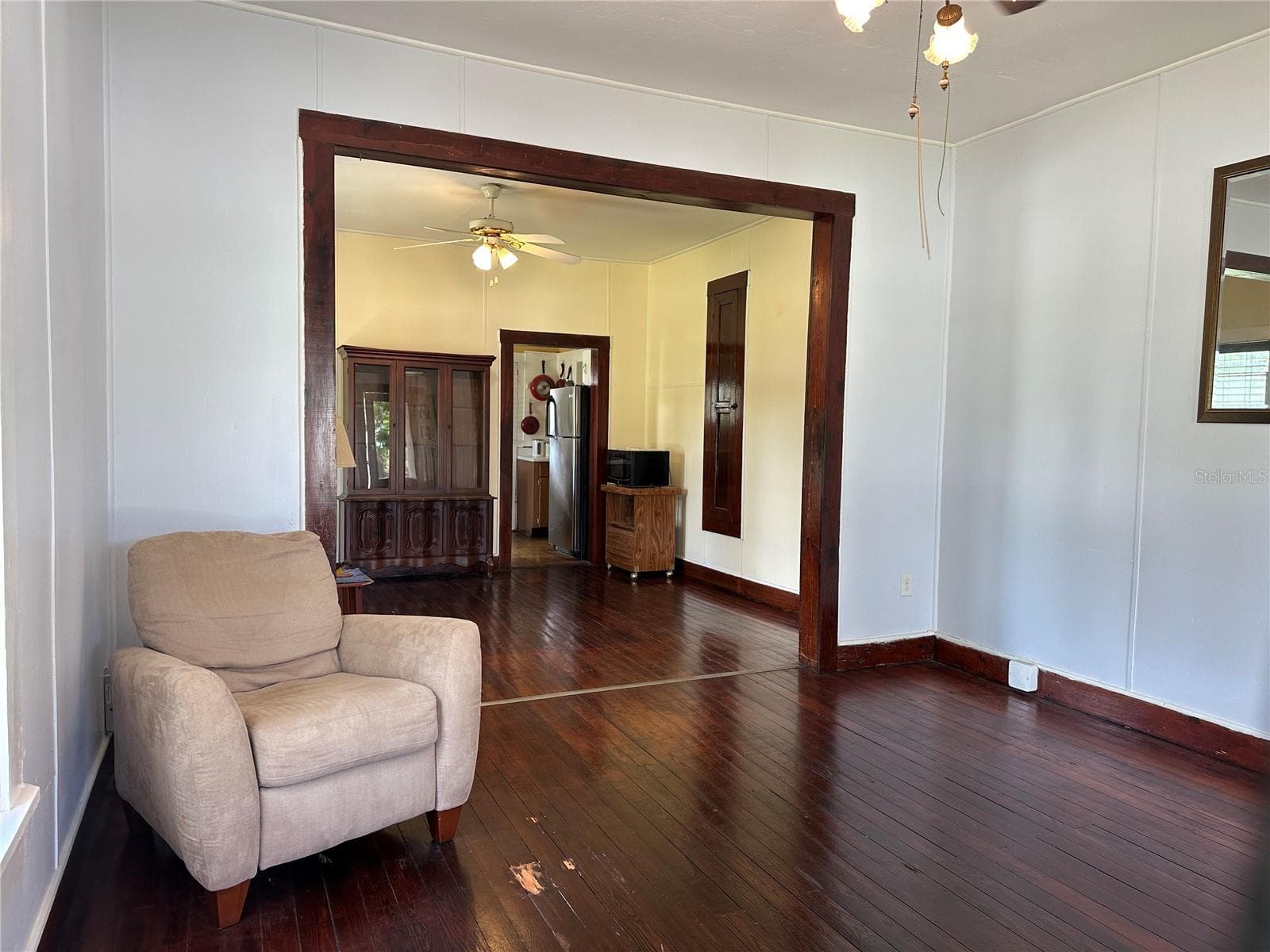 Single Family Residence at 1209 E ELLICOTT ST, TAMPA, photo 7 of 12