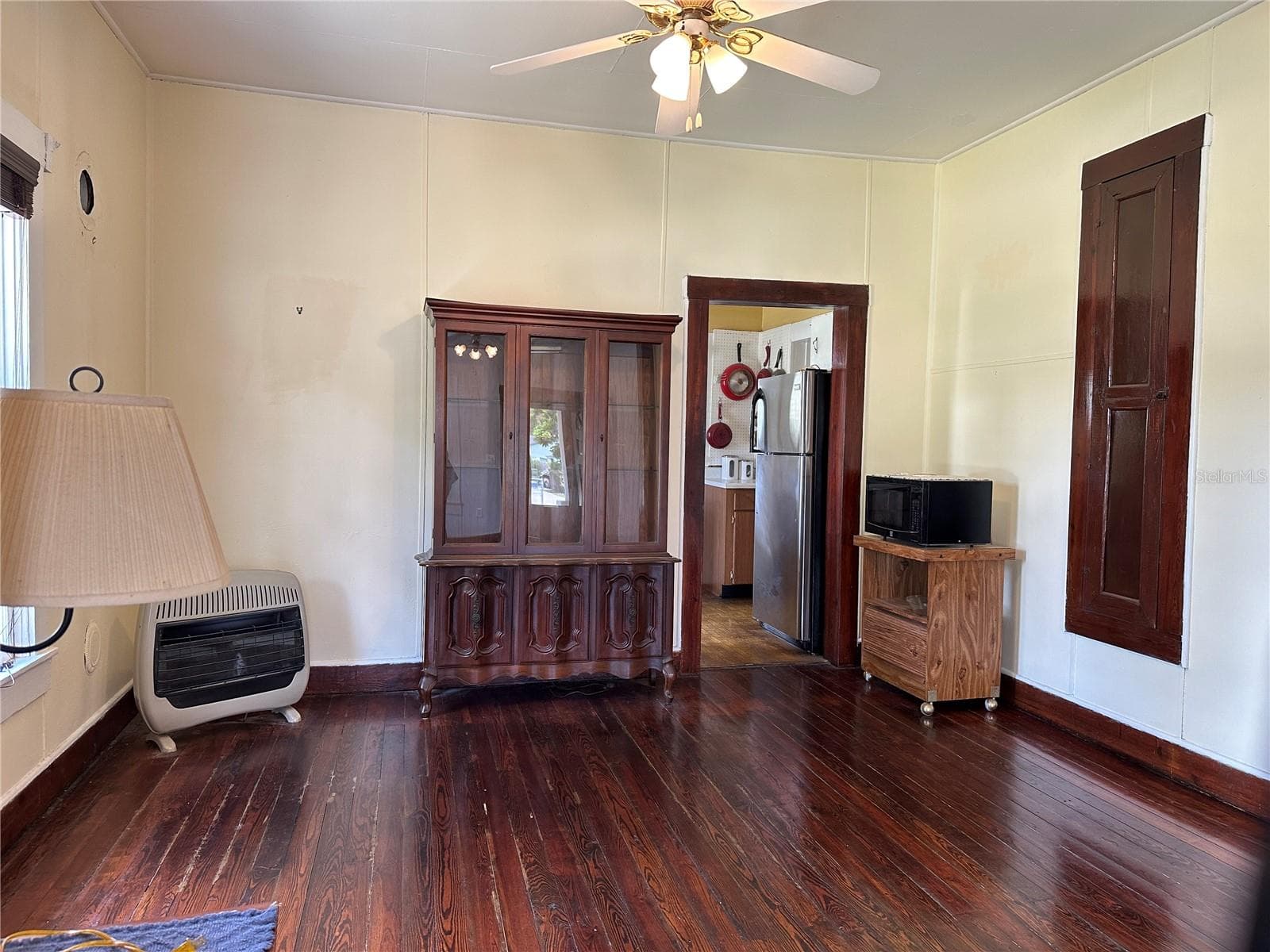 Single Family Residence at 1209 E ELLICOTT ST, TAMPA, photo 8 of 12