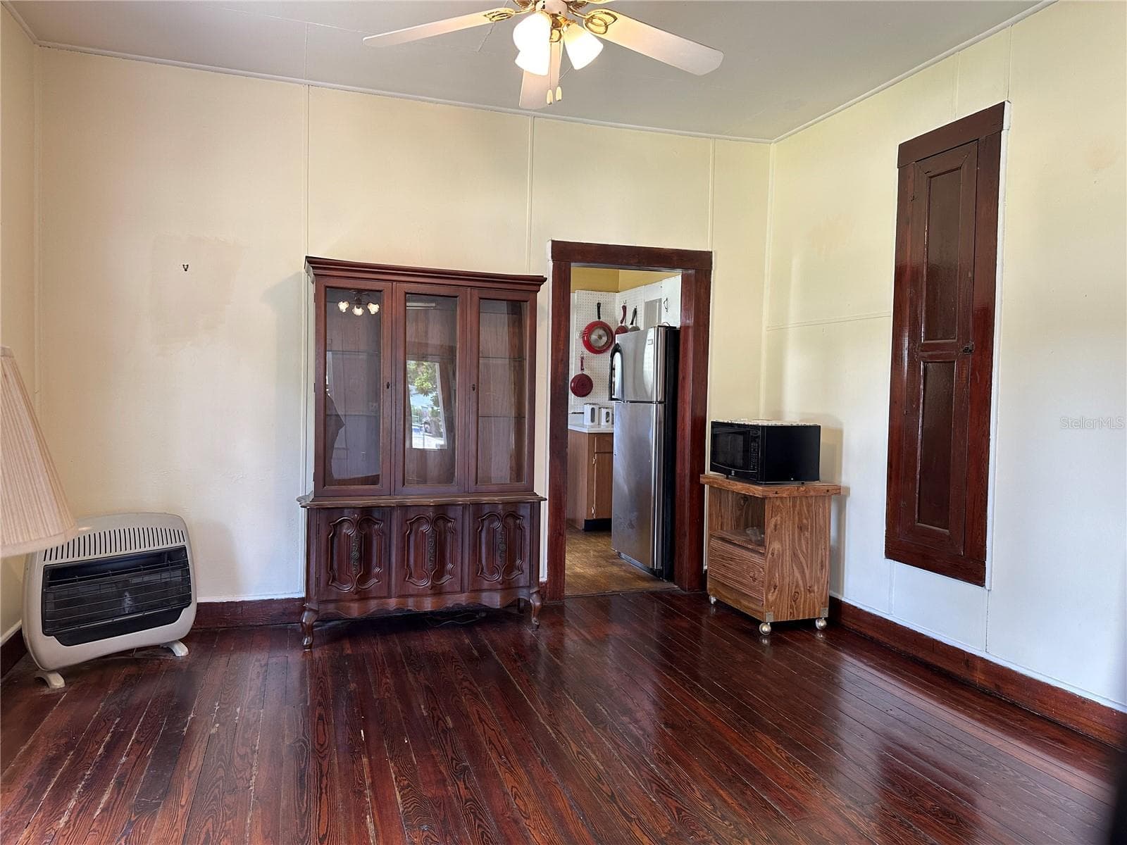 Single Family Residence at 1209 E ELLICOTT ST, TAMPA, photo 9 of 12