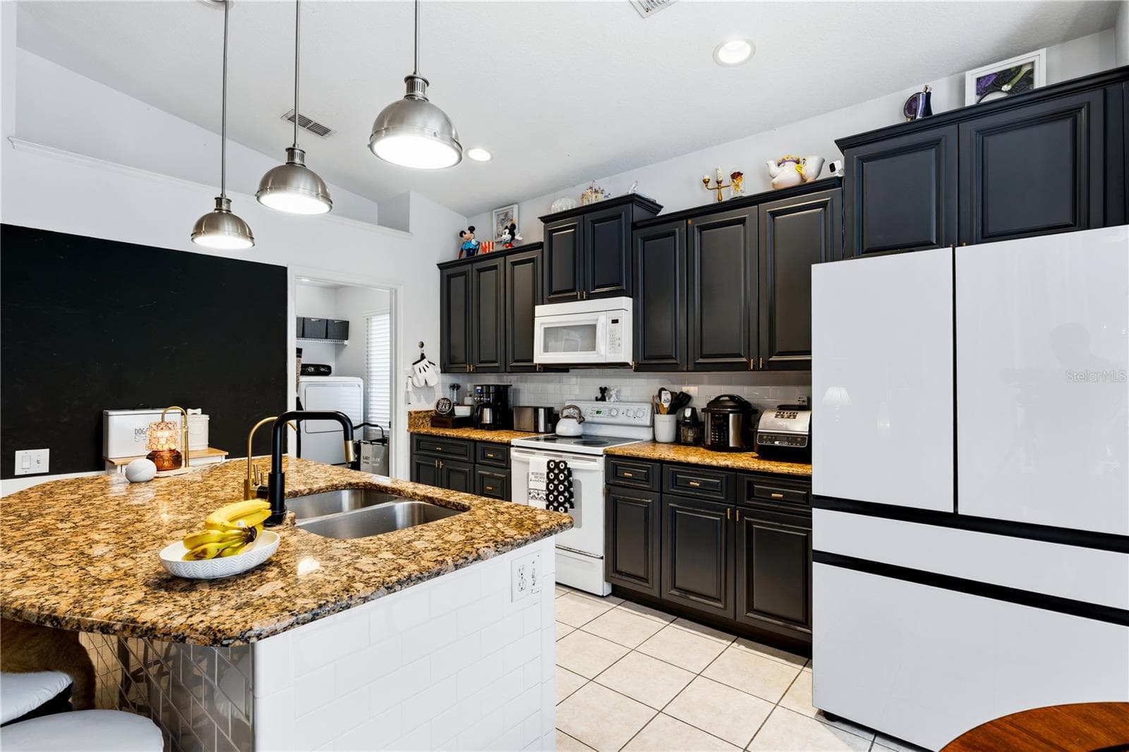 Single Family Residence at 8066 KING PALM CIR, KISSIMMEE, photo 8 of 54