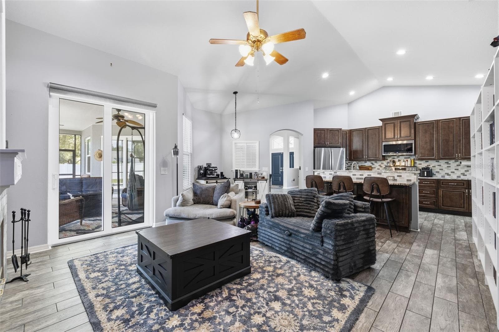 Single Family Residence at 12020 RUNNING FOX CIR, RIVERVIEW, photo 8 of 31