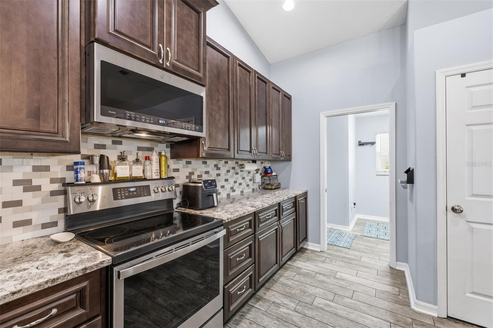 Single Family Residence at 12020 RUNNING FOX CIR, RIVERVIEW, photo 5 of 31