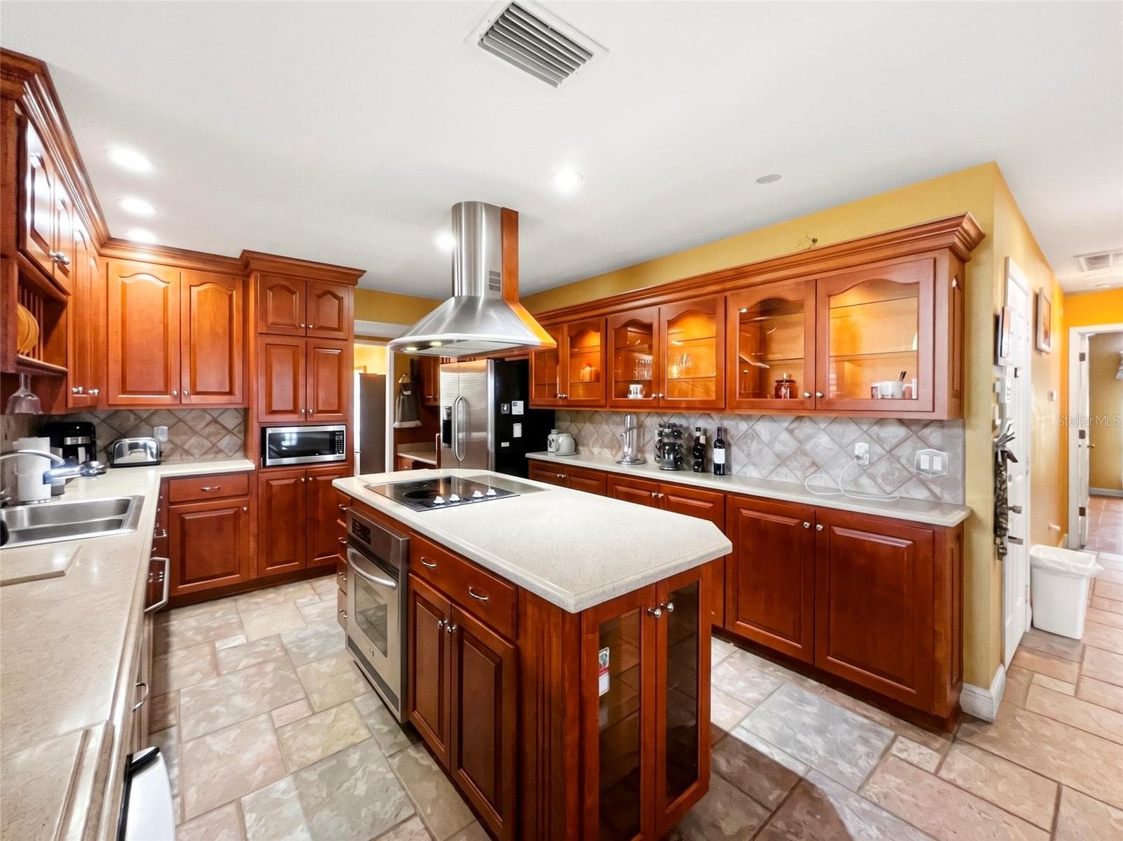 Single Family Residence at 936 ALLEGRO LN, APOLLO BEACH, photo 7 of 39