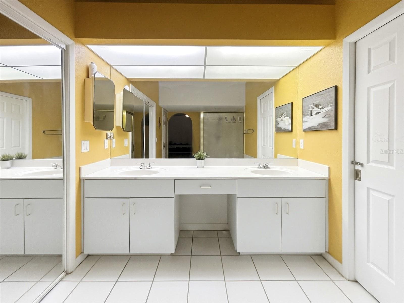 DUAL SINKS. - 936 ALLEGRO LN, APOLLO BEACH