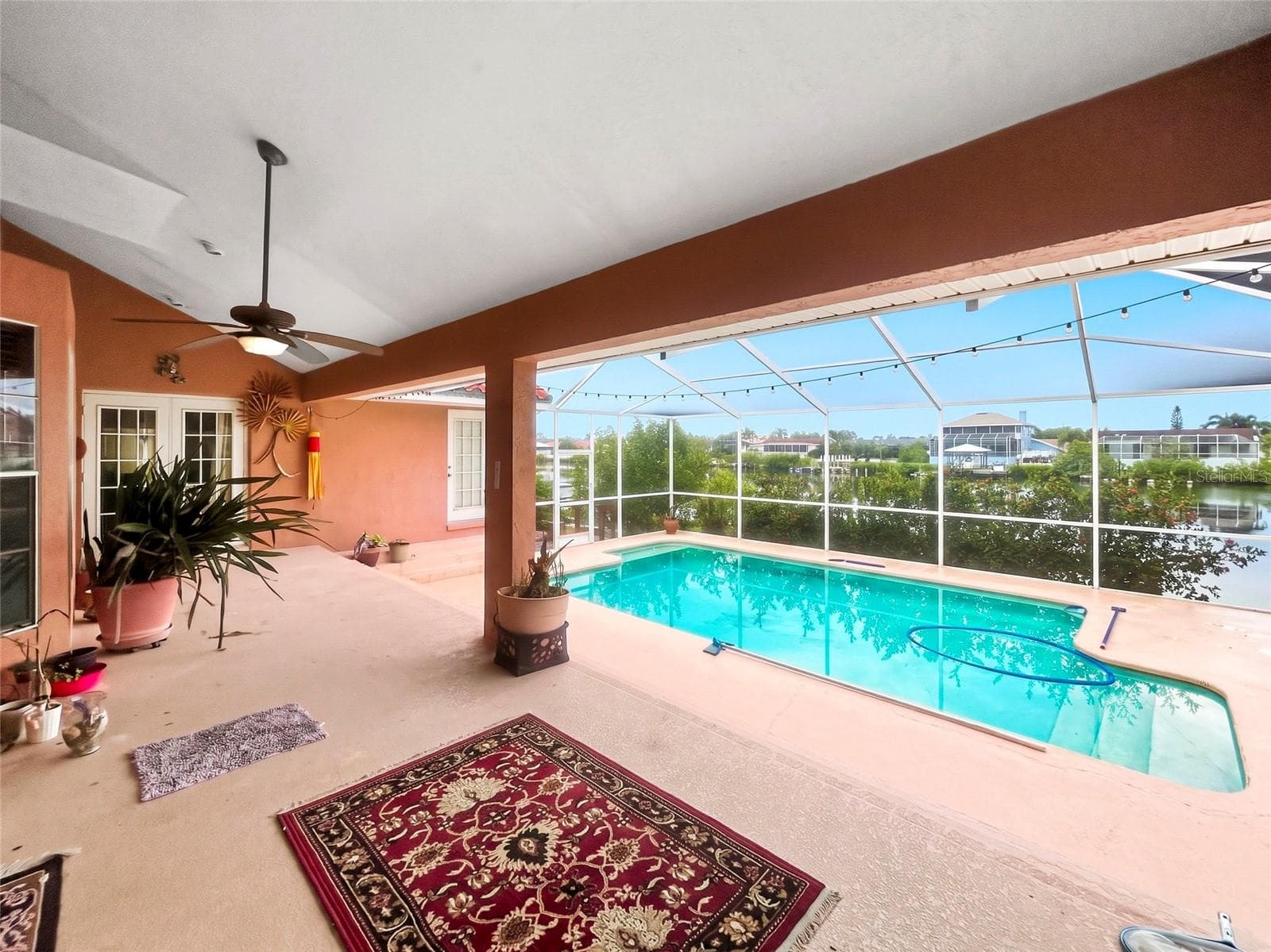 TERRIFIC VIEWS AND YOU CAN CATCH A VARIETY OF FISH AND CRABS FROM YOUR DOCK. - 936 ALLEGRO LN, APOLLO BEACH