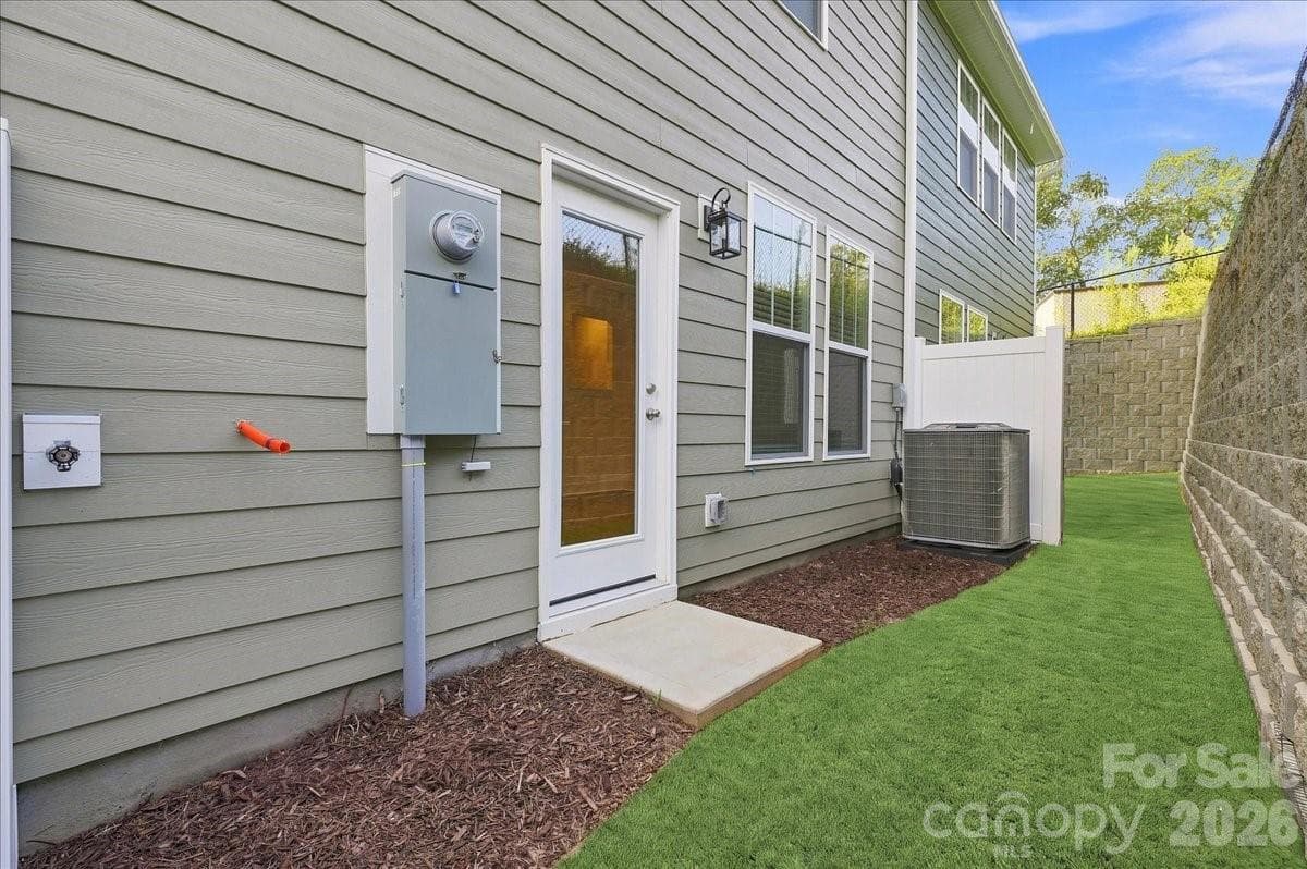 Townhouse at 79 Moon Haven Way, Arden, photo 26 of 32