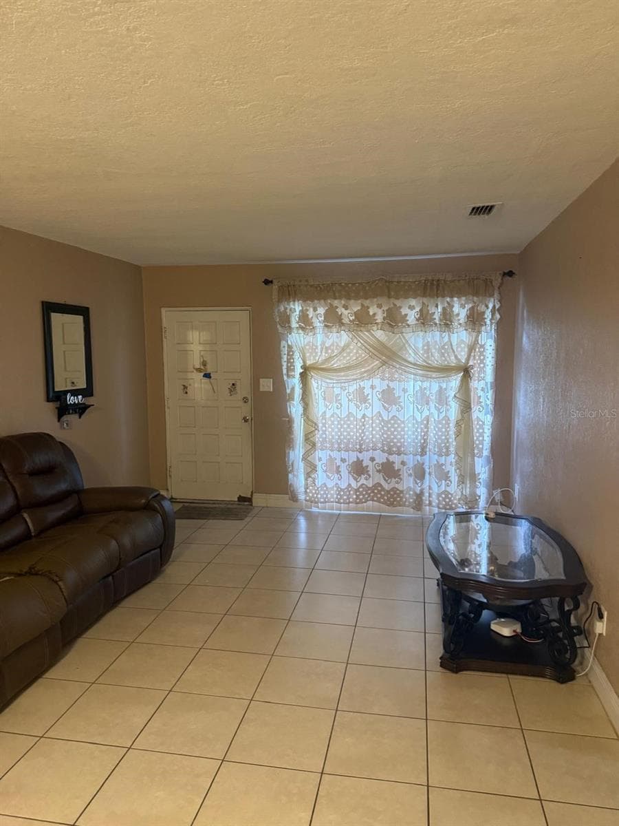 Single Family Residence at 1827 HEATHER AVE, TAMPA, photo 5 of 21