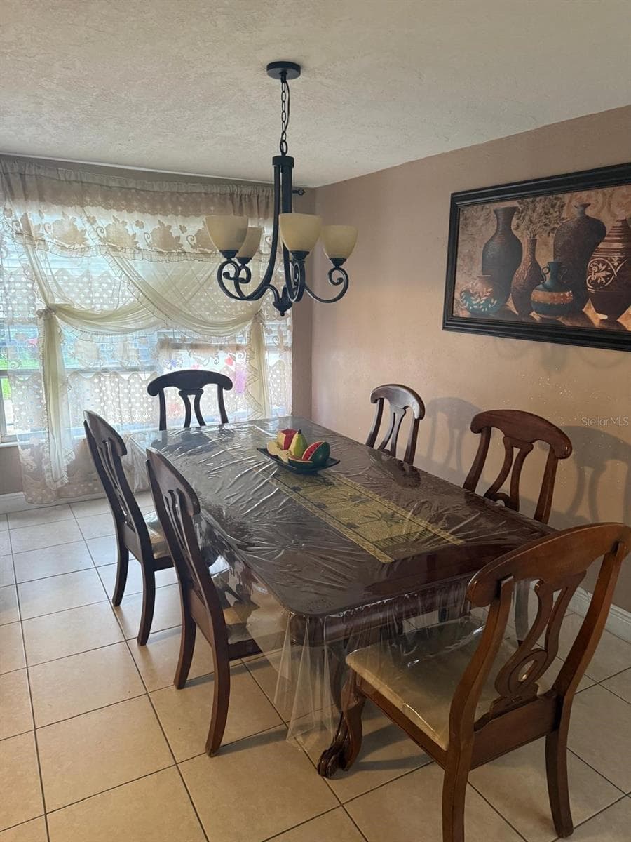 Single Family Residence at 1827 HEATHER AVE, TAMPA, photo 10 of 21
