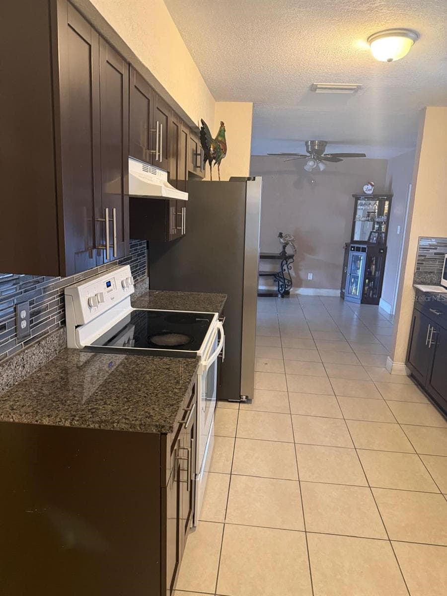 Single Family Residence at 1827 HEATHER AVE, TAMPA, photo 13 of 21