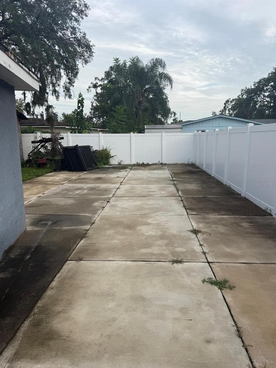 Single Family Residence at 1827 HEATHER AVE, TAMPA, photo 20 of 21