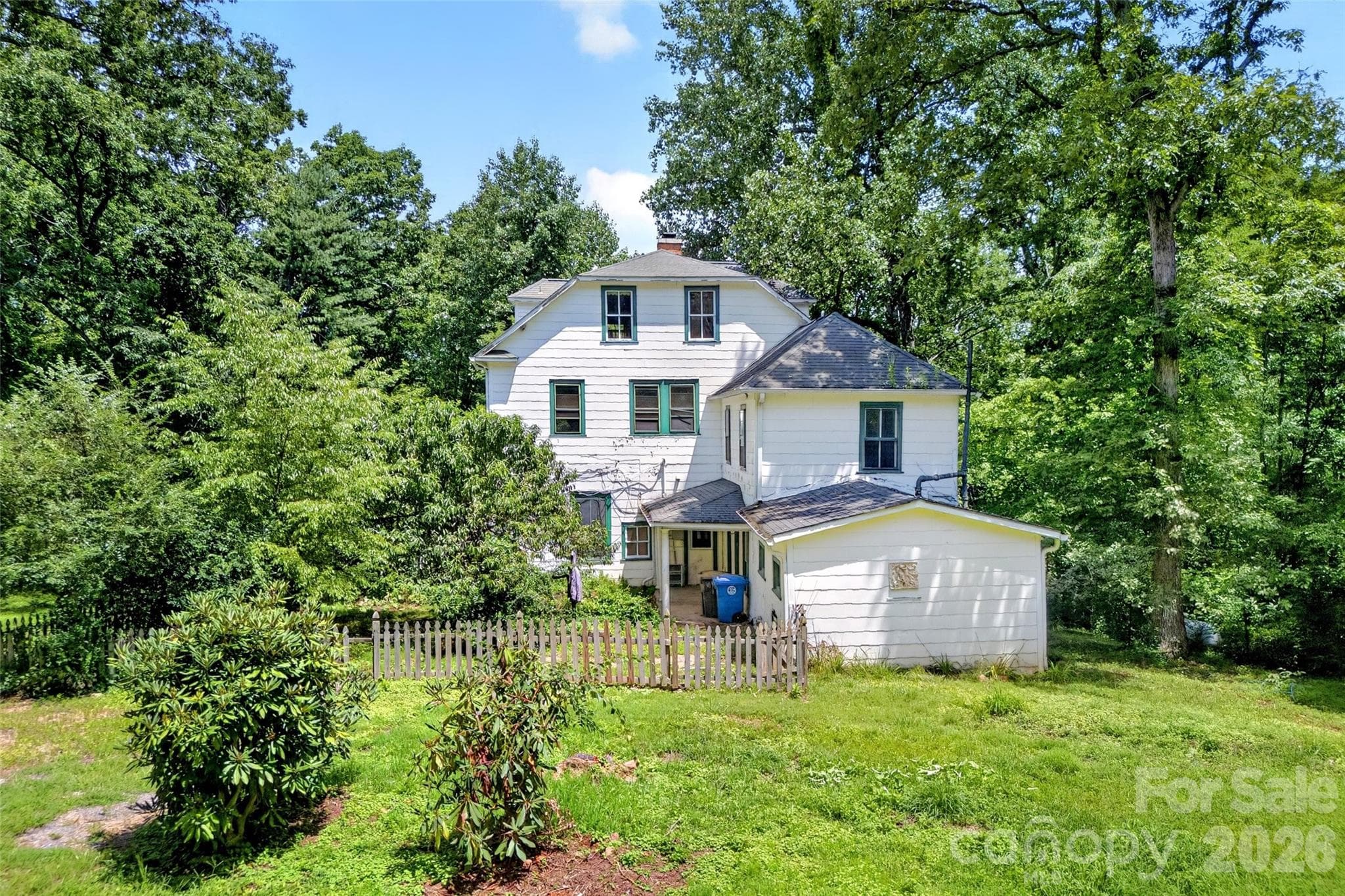 Single Family Residence at 22 Woodbend Lane, Black Mountain, photo 4 of 48