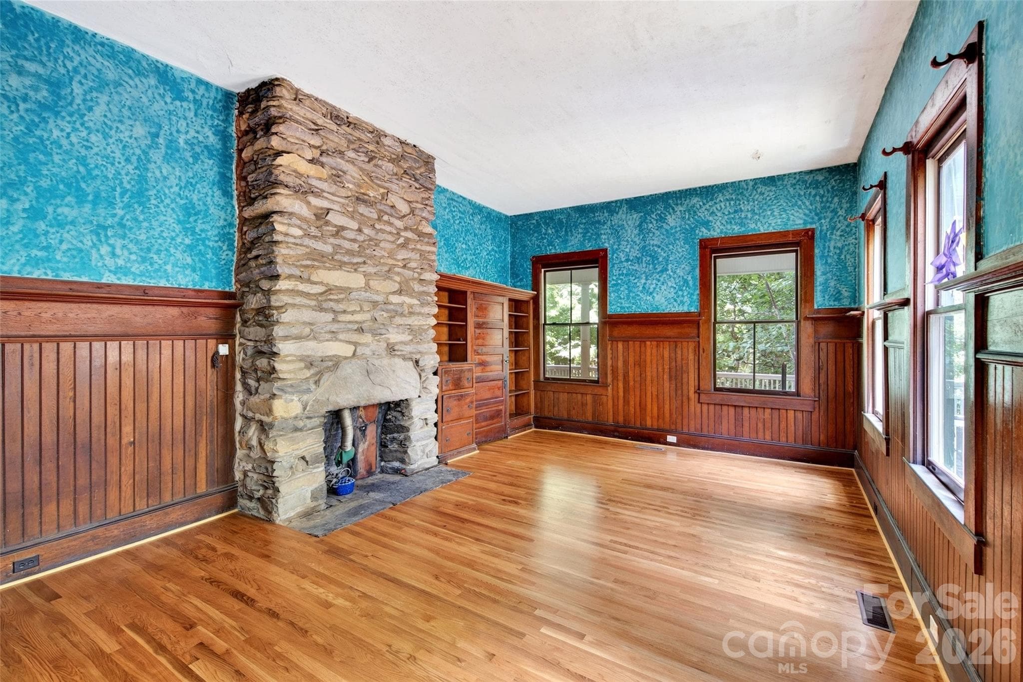 Single Family Residence at 22 Woodbend Lane, Black Mountain, photo 9 of 48