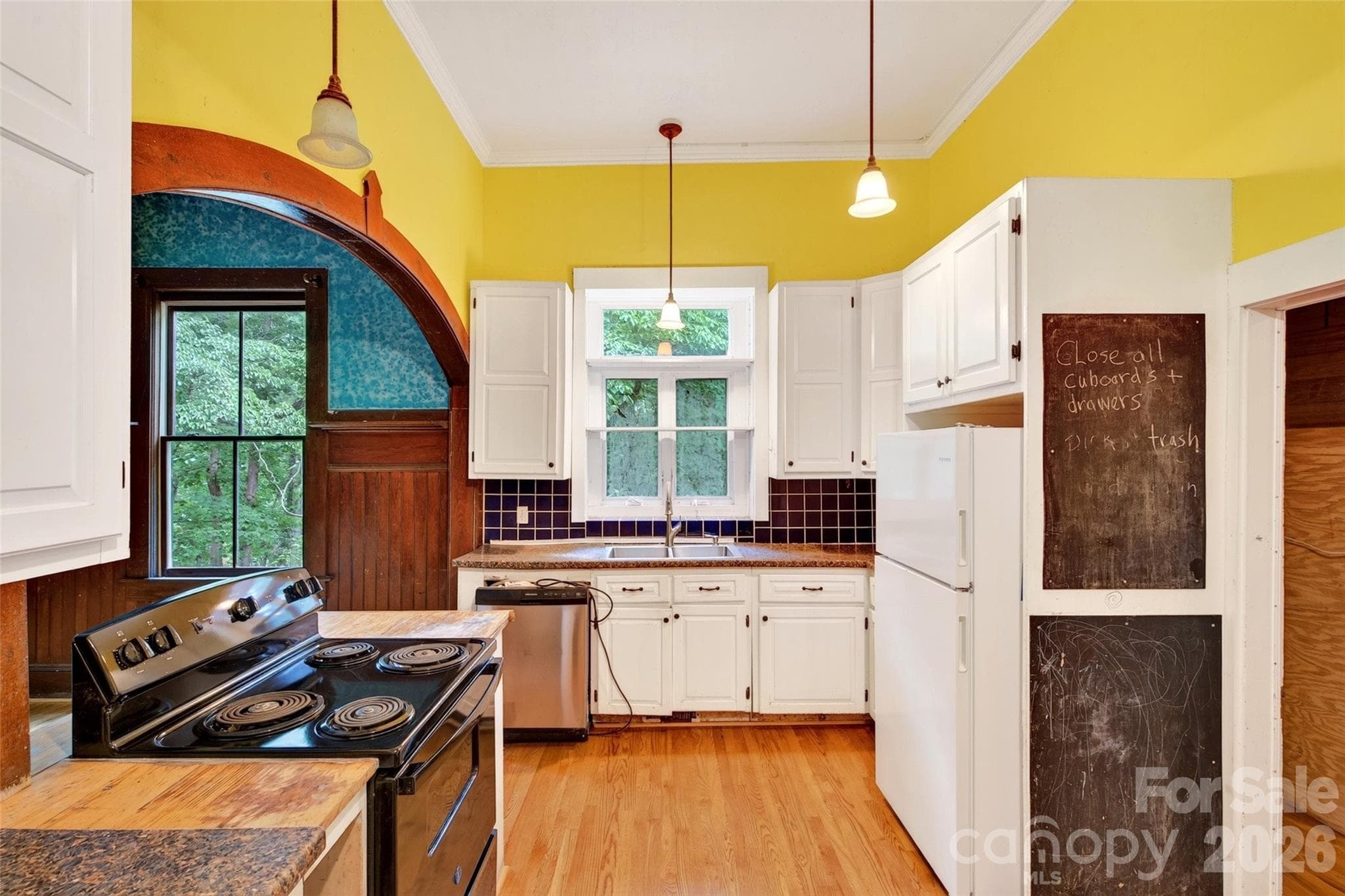 Single Family Residence at 22 Woodbend Lane, Black Mountain, photo 14 of 48