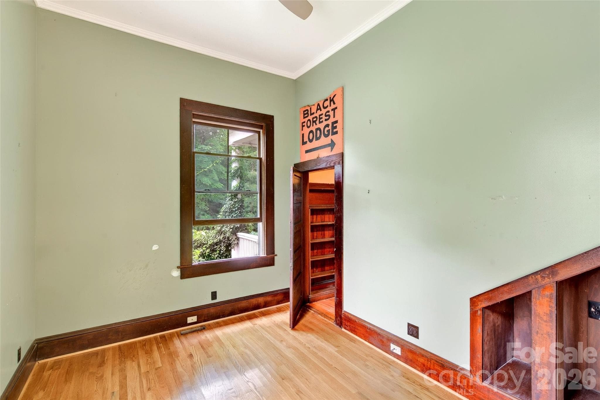 Single Family Residence at 22 Woodbend Lane, Black Mountain, photo 17 of 48
